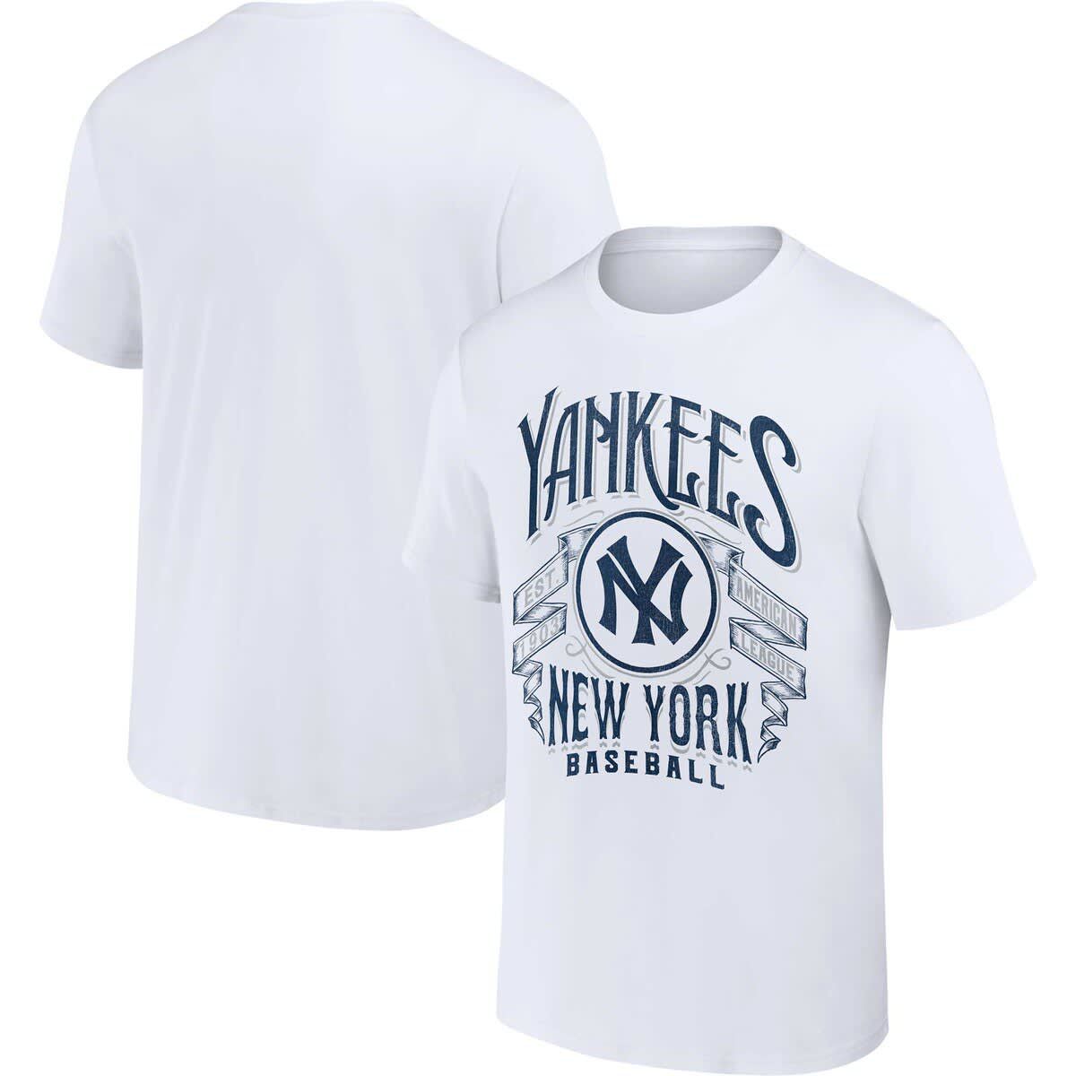 MLB New York Yankees Distressed Rock T-Shirt