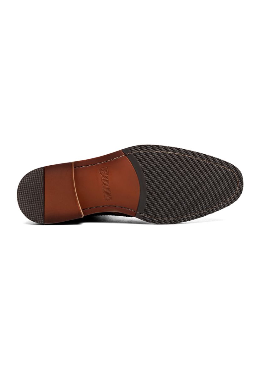Finnegan Wingtip Lace Boots