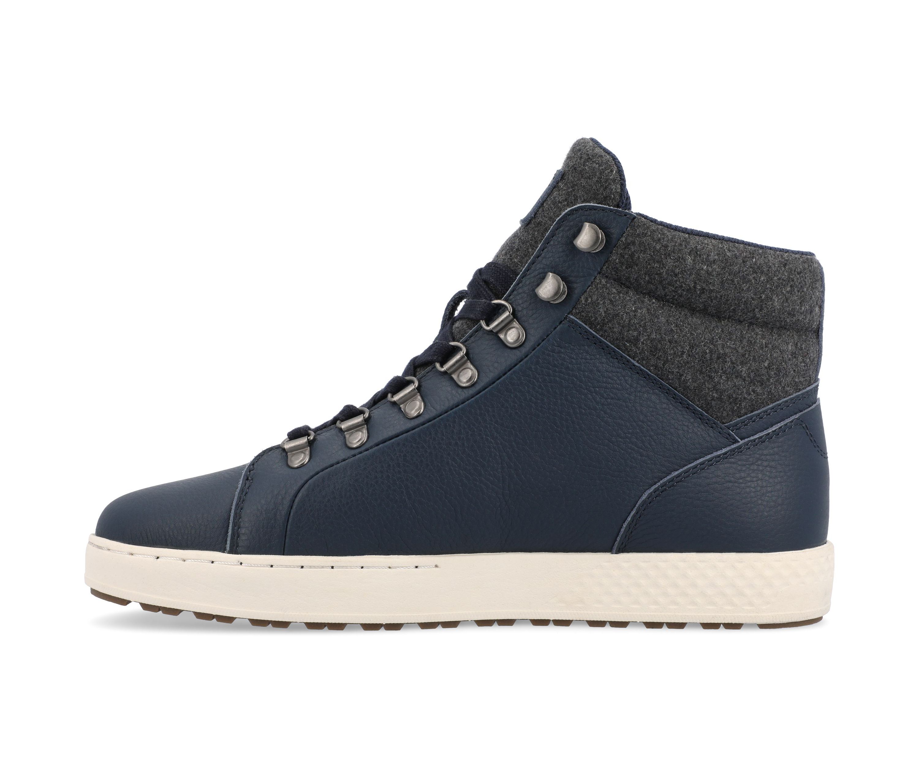 Ruckus Sneakers