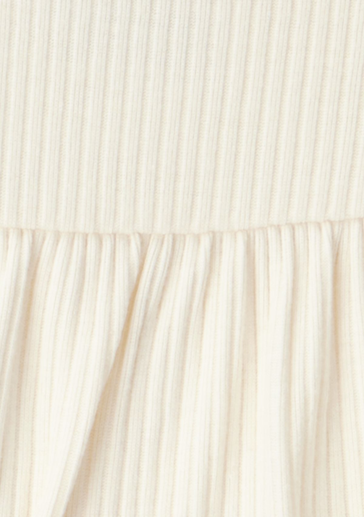 From sleepy mornings to messy midday snacks, this 3-pack keeps your baby comfy and ready for it all. With sweet flutter sleeves and soft fabrics, these bodysuits mix everyday function with an elevated look you’ll actually want them to wear out of the house. Pair with leggings, joggers or go solo on warmer days-these are ready for anything.