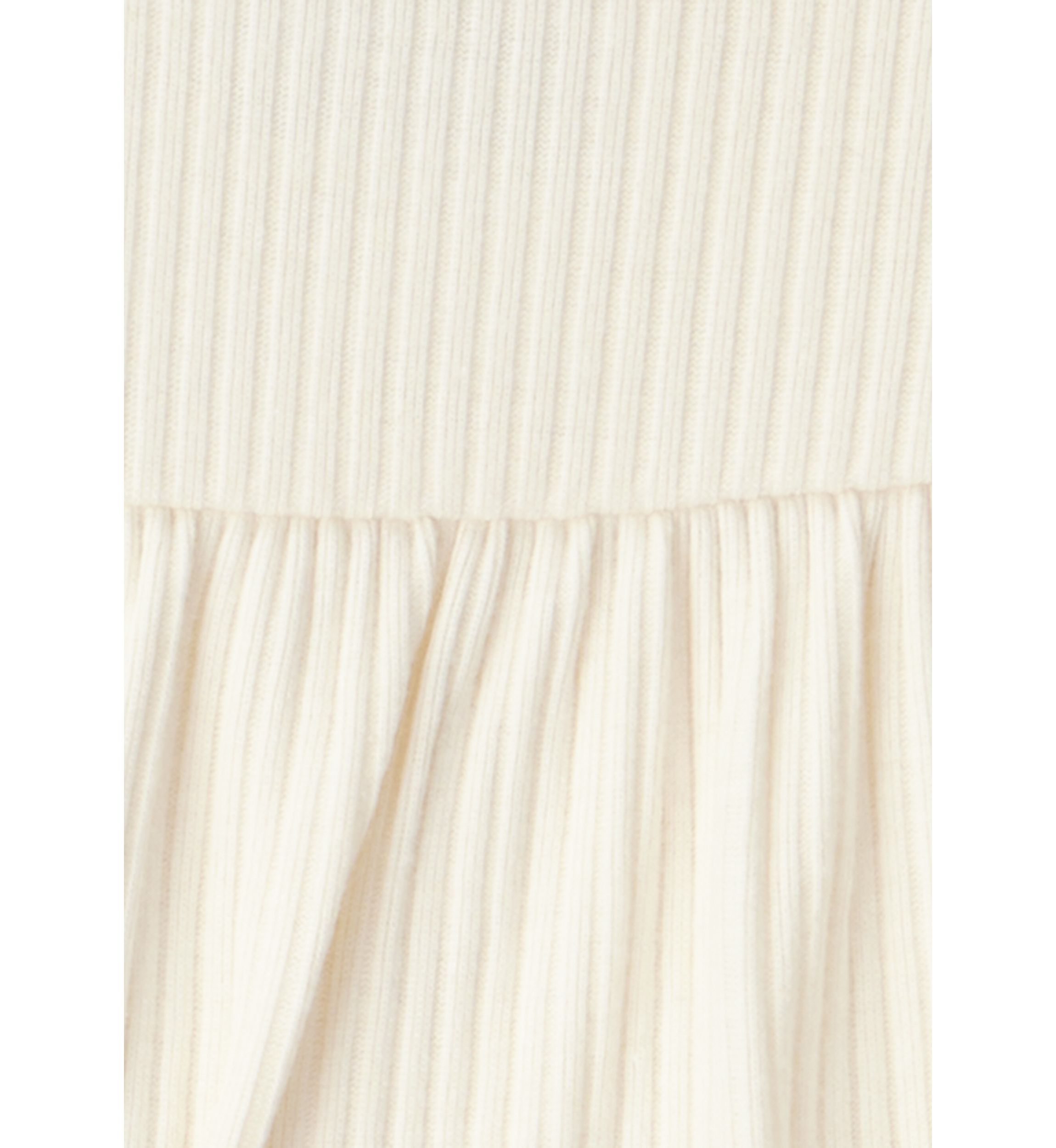 From sleepy mornings to messy midday snacks, this 3-pack keeps your baby comfy and ready for it all. With sweet flutter sleeves and soft fabrics, these bodysuits mix everyday function with an elevated look you’ll actually want them to wear out of the house. Pair with leggings, joggers or go solo on warmer days-these are ready for anything.