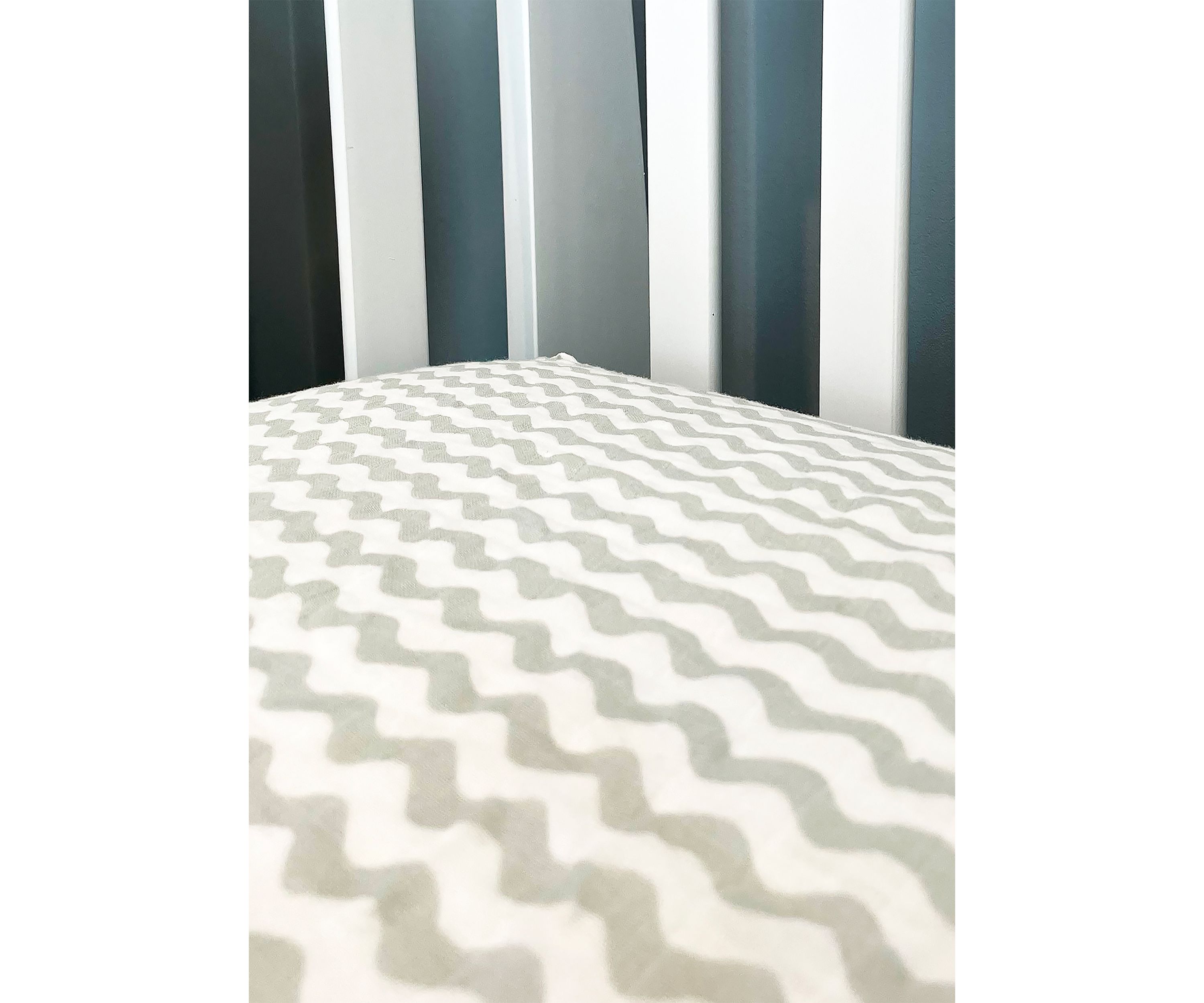 Baby Waves Muslin Crib Sheet - Gray