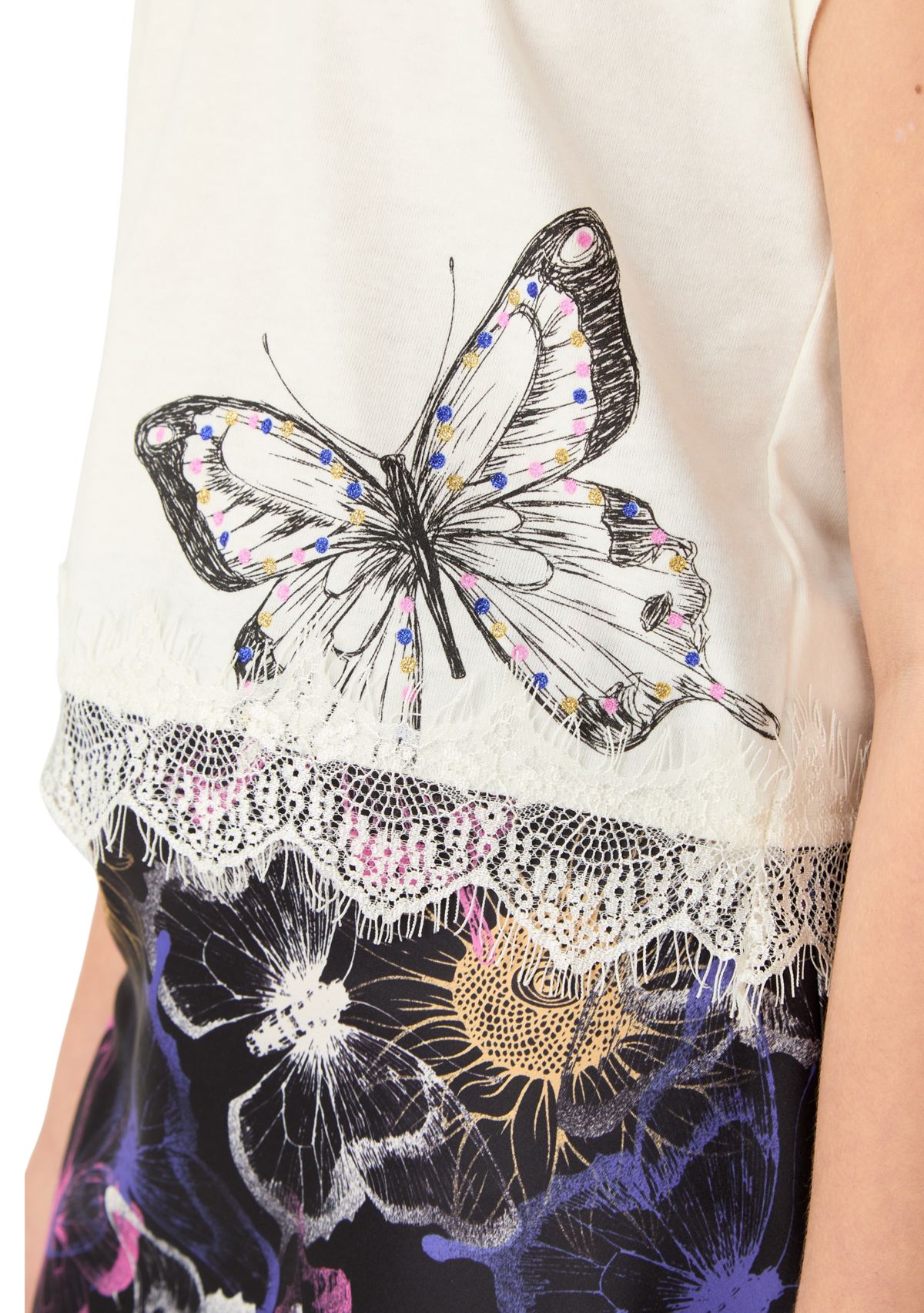 Girls 7-16 Oversized Graphic T-Shirt and Printed Satin Skirt Set