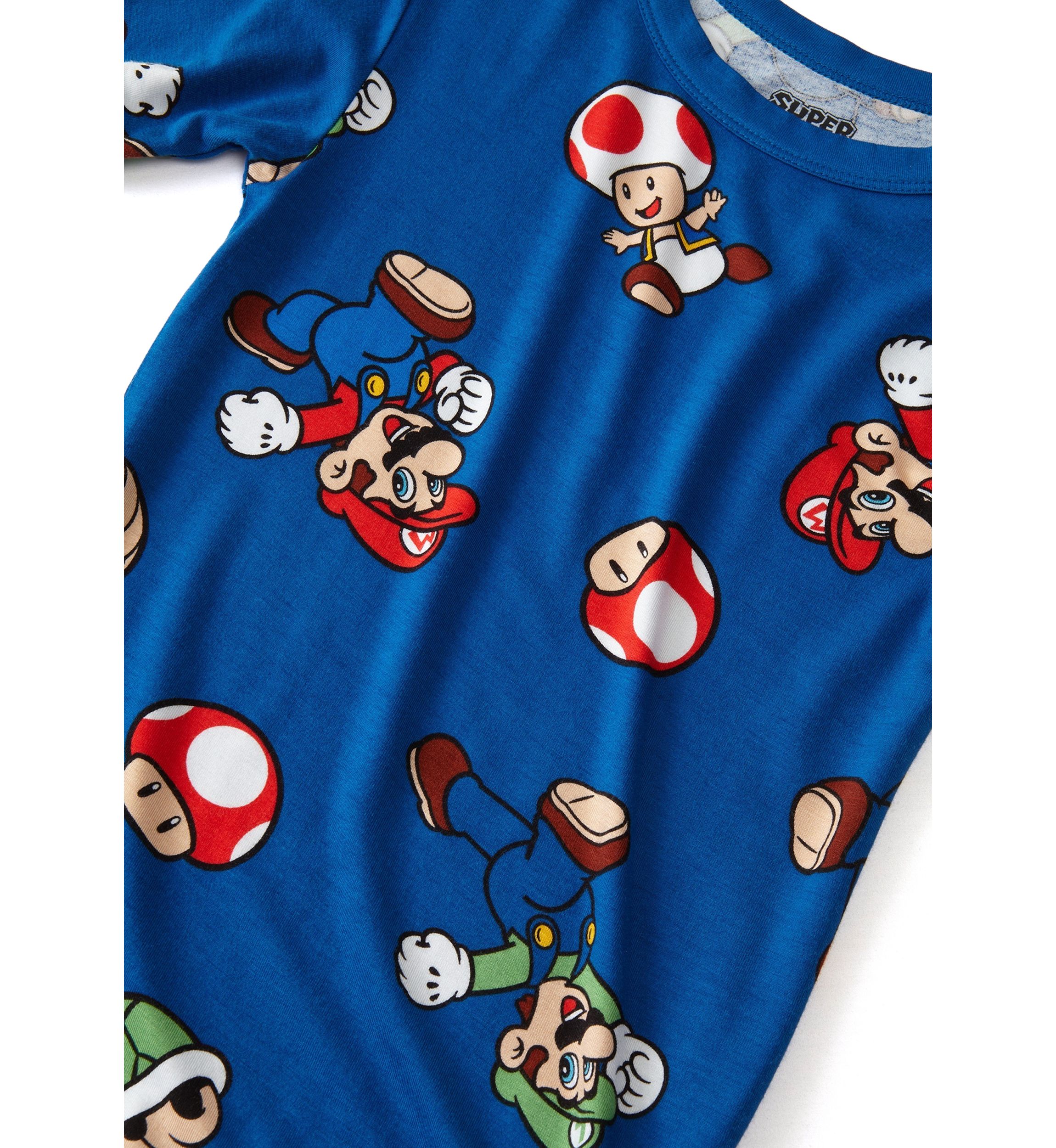 Boys 4-10 Strike a Pose Super Mario Pajama Set 