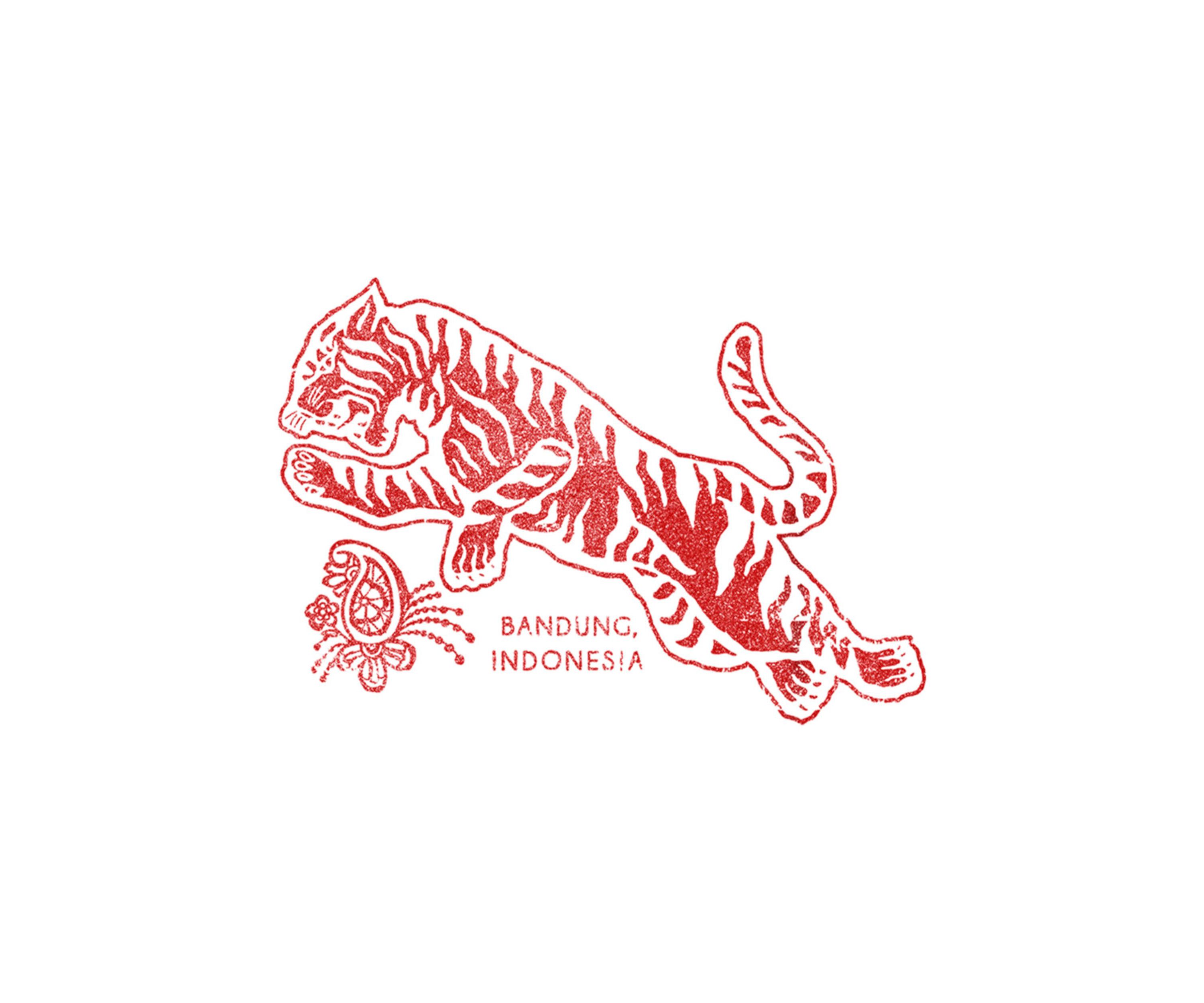 Tiger Jump Graphic Top