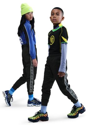 Nike Kids Unisex Big Kid Sportswear Club Dri-FIT Joggers, Medium
