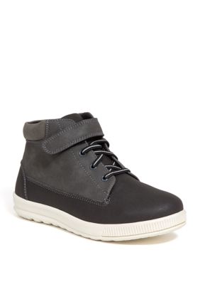 belk boys shoes