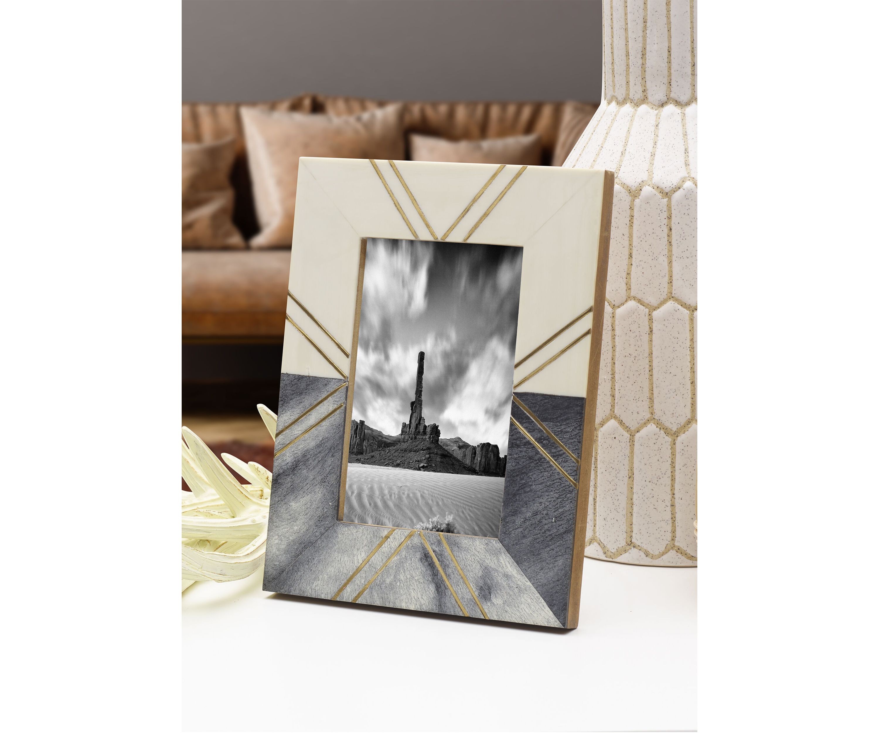 4" x 6" Gold and Black Frame
