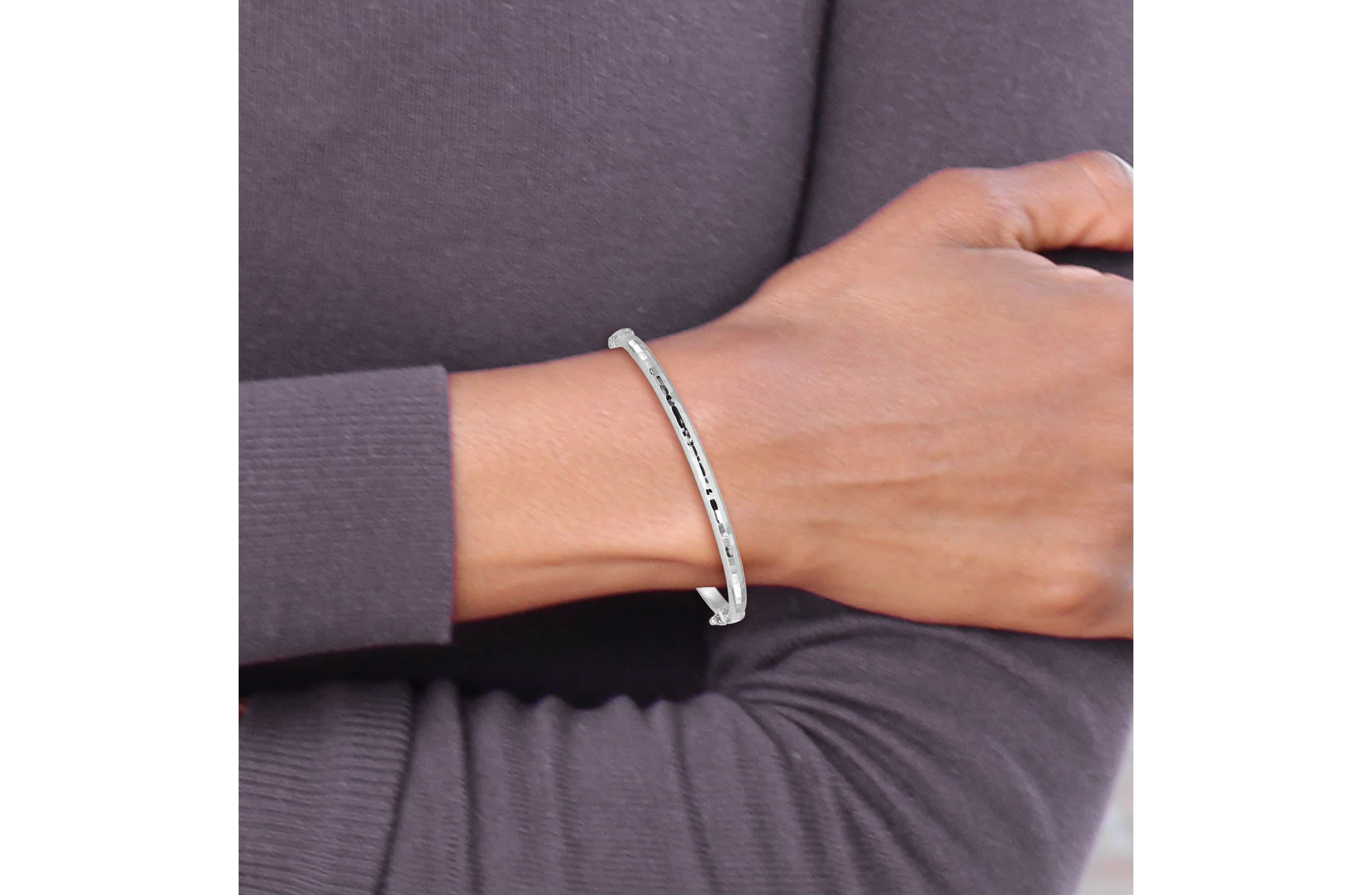 14K Diamond-cut and Laser-cut Fancy Hinged Bangle Bracelet