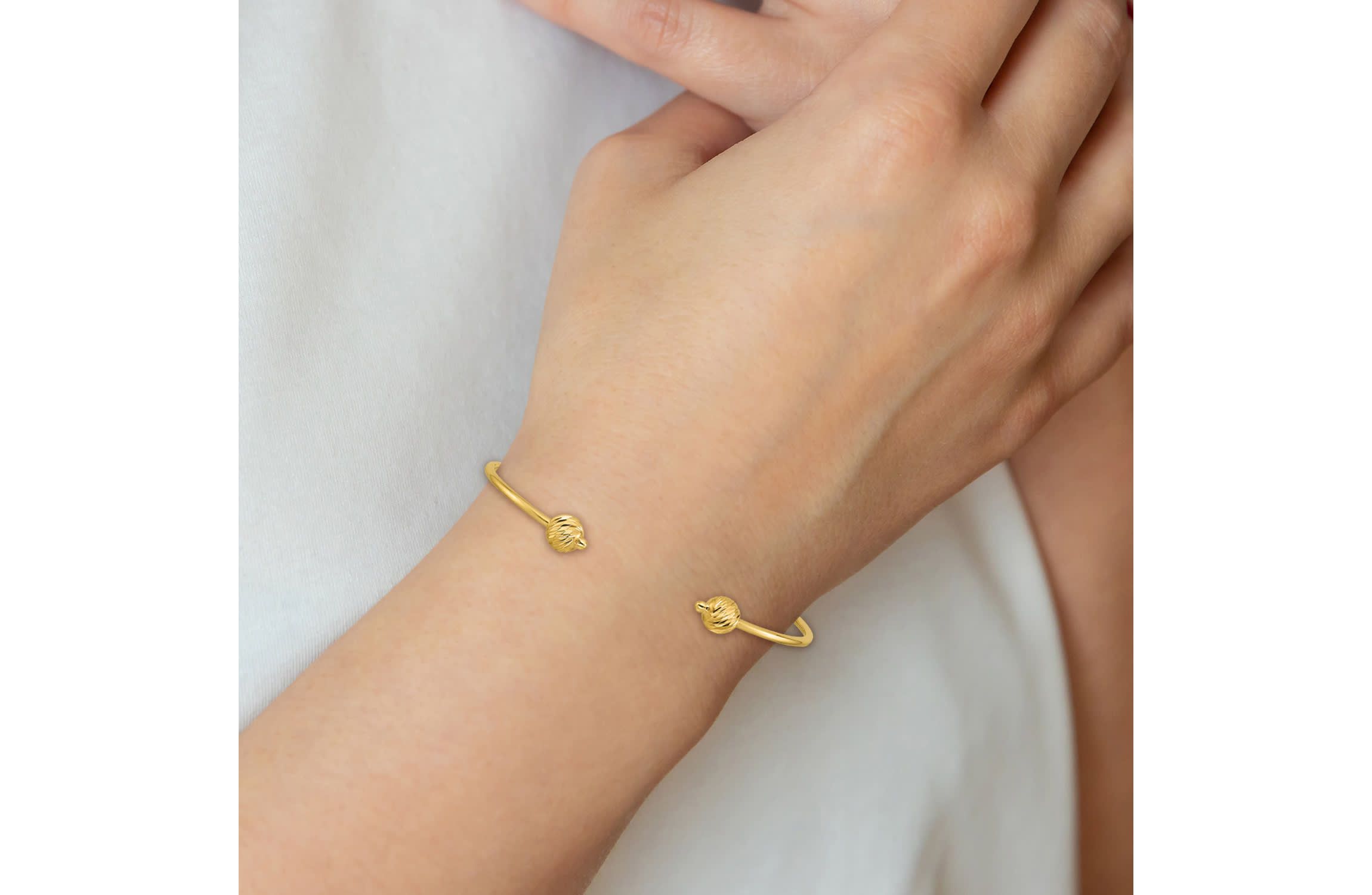 14K Yellow Gold Polished with Diamond-cut Beads Cuff Bangle