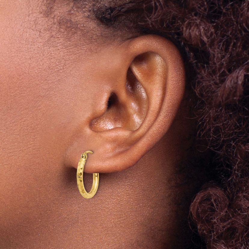 14K Yellow Gold Diamond-cut 2mm Round Tube Hoop Earrings