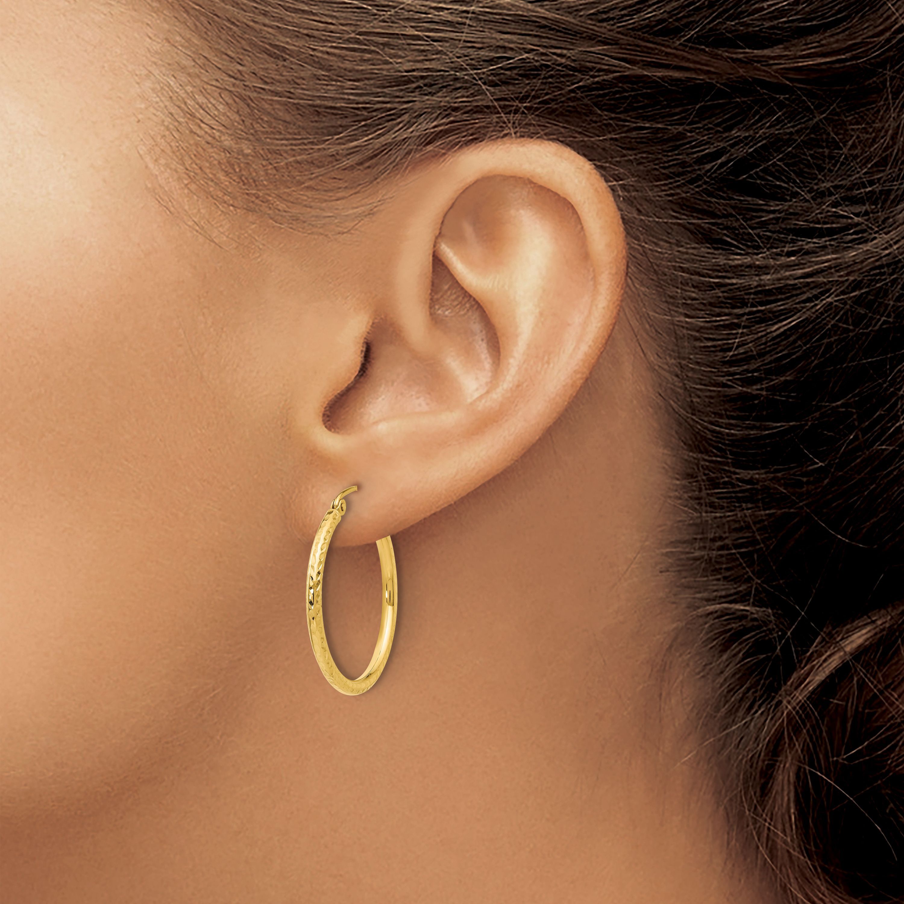 14K Yellow Gold Diamond-cut 2mm Round Tube Hoop Earrings