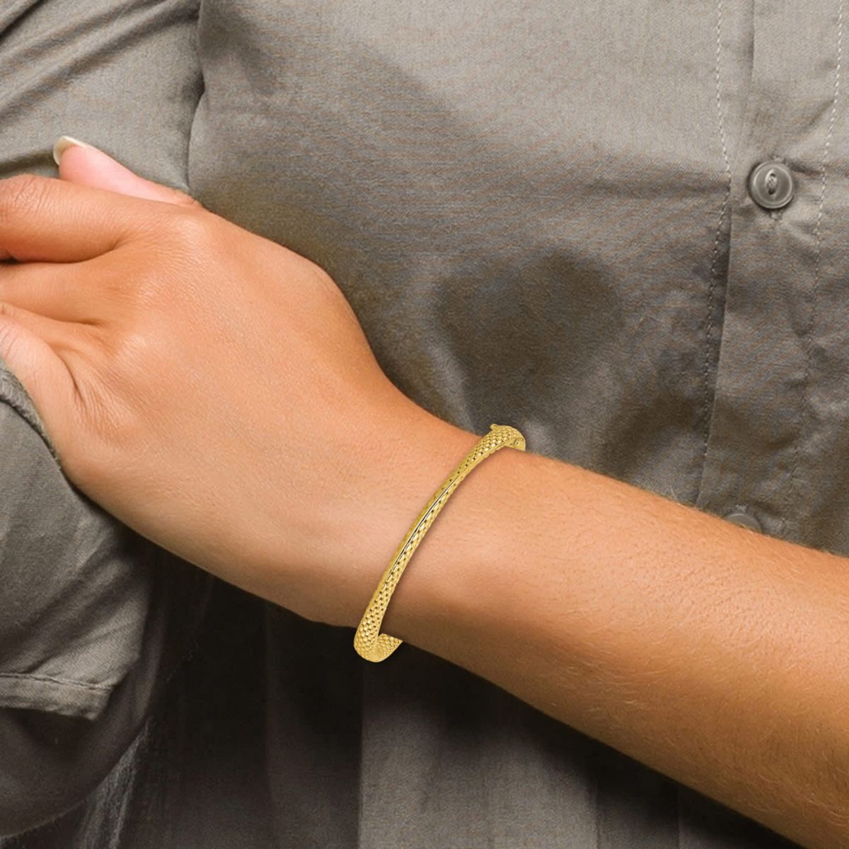 14K Yellow Gold Polished and Textured Fancy Twist Hinged Bangle
