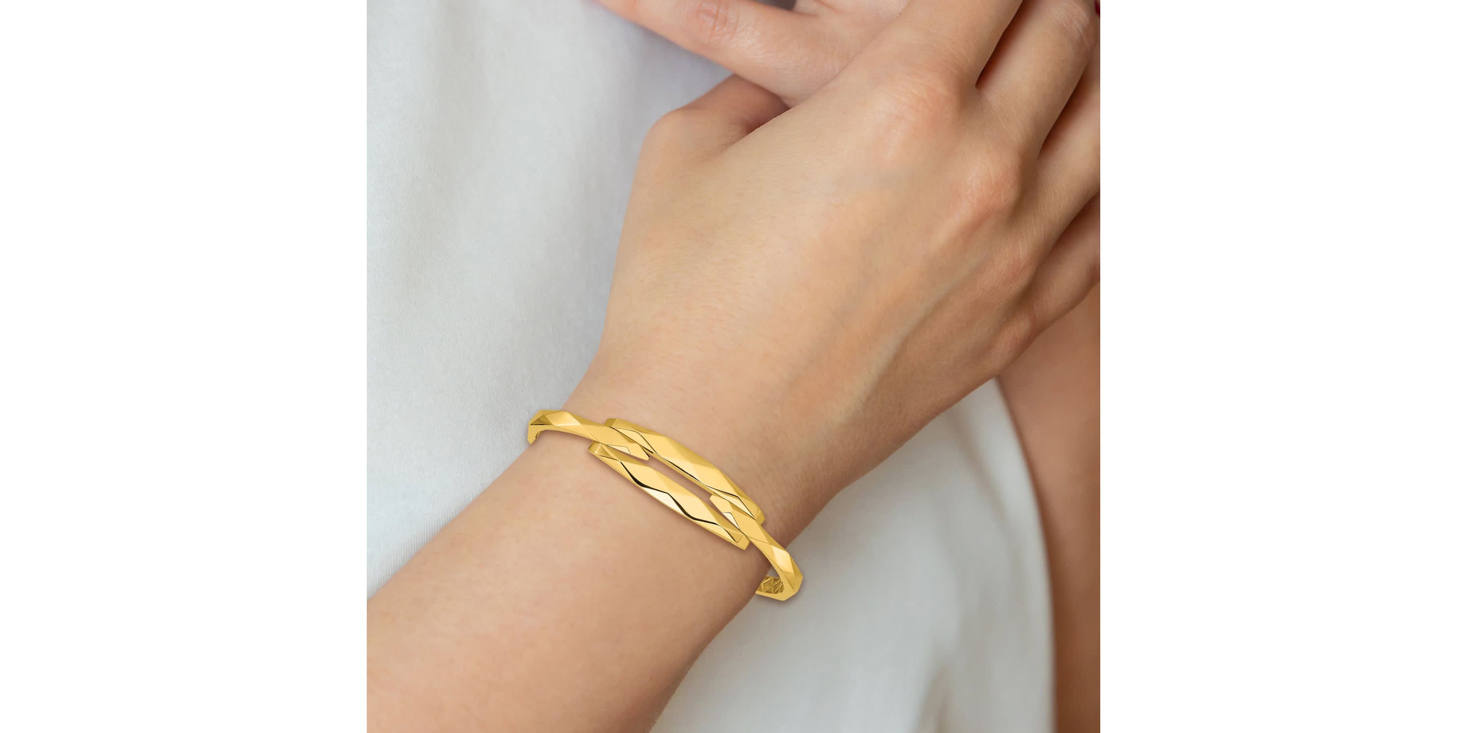 14K Yellow Gold Polished Hinged Bangle