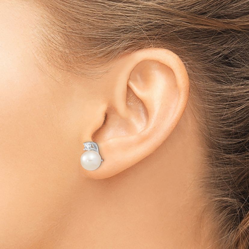 Sterling Silver Rhodium-plated 8-9mm White Round Freshwater Cultured Pearl Cubic Zirconia Post Earrings