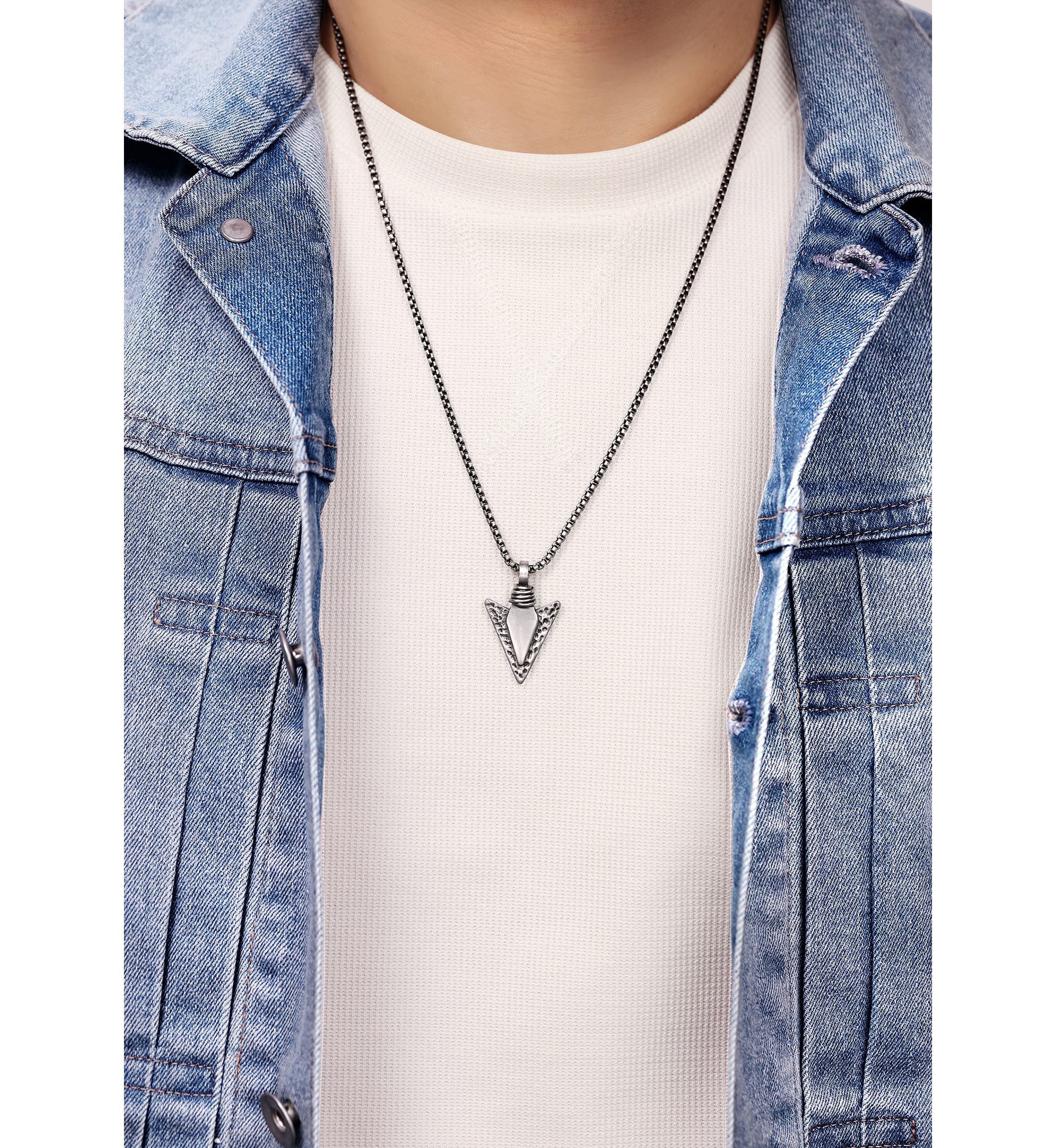 Stainless Steel Arrow Head Pendant with Mattte Gray Ip and 24" Round Box Chain