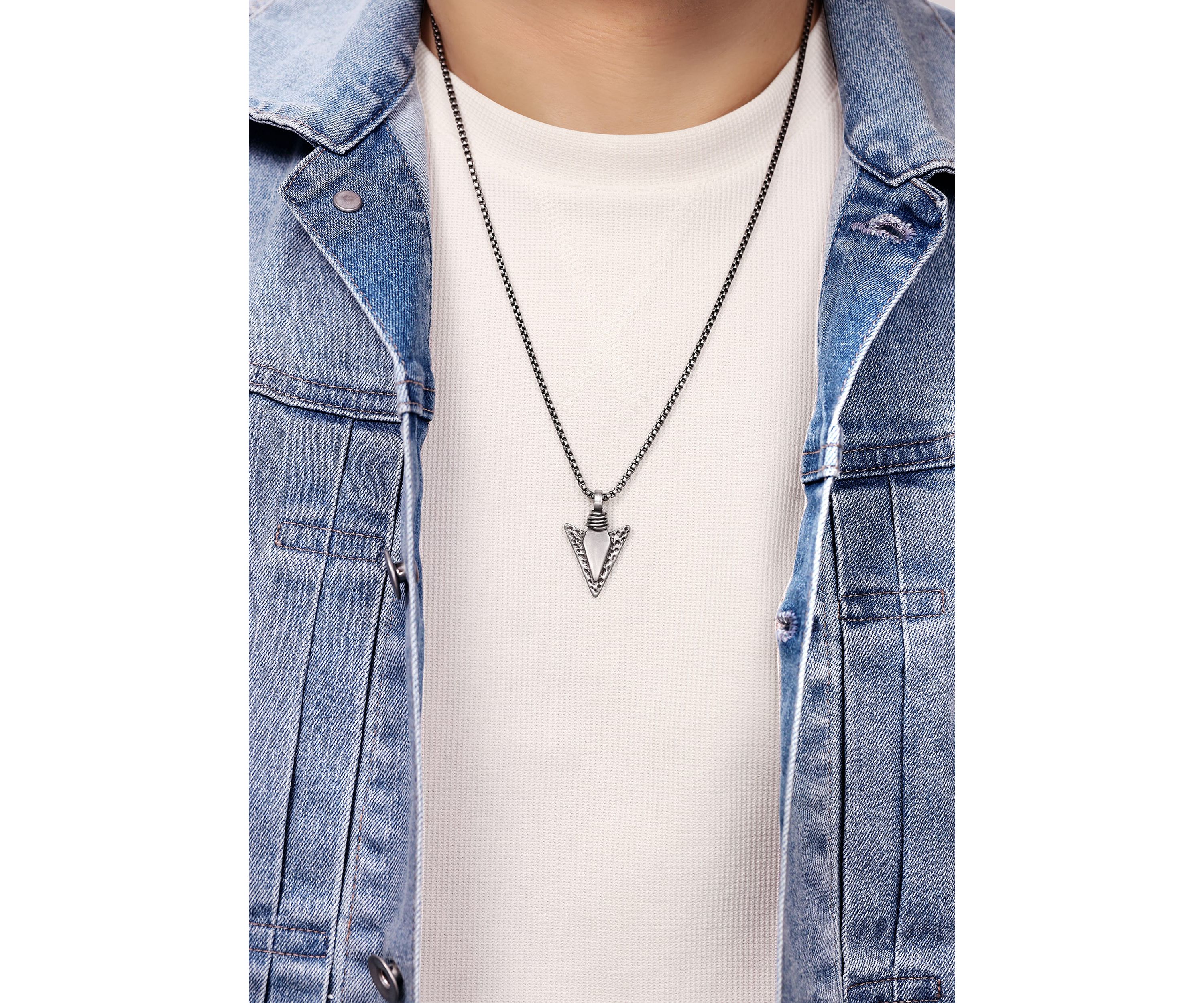 Stainless Steel Arrow Head Pendant with Mattte Gray Ip and 24" Round Box Chain