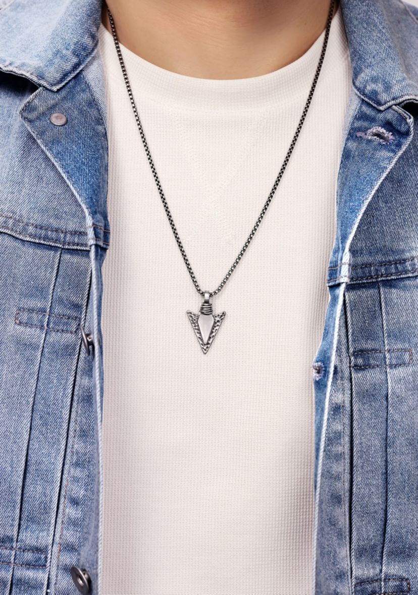 Stainless Steel Arrow Head Pendant with Mattte Gray Ip and 24" Round Box Chain