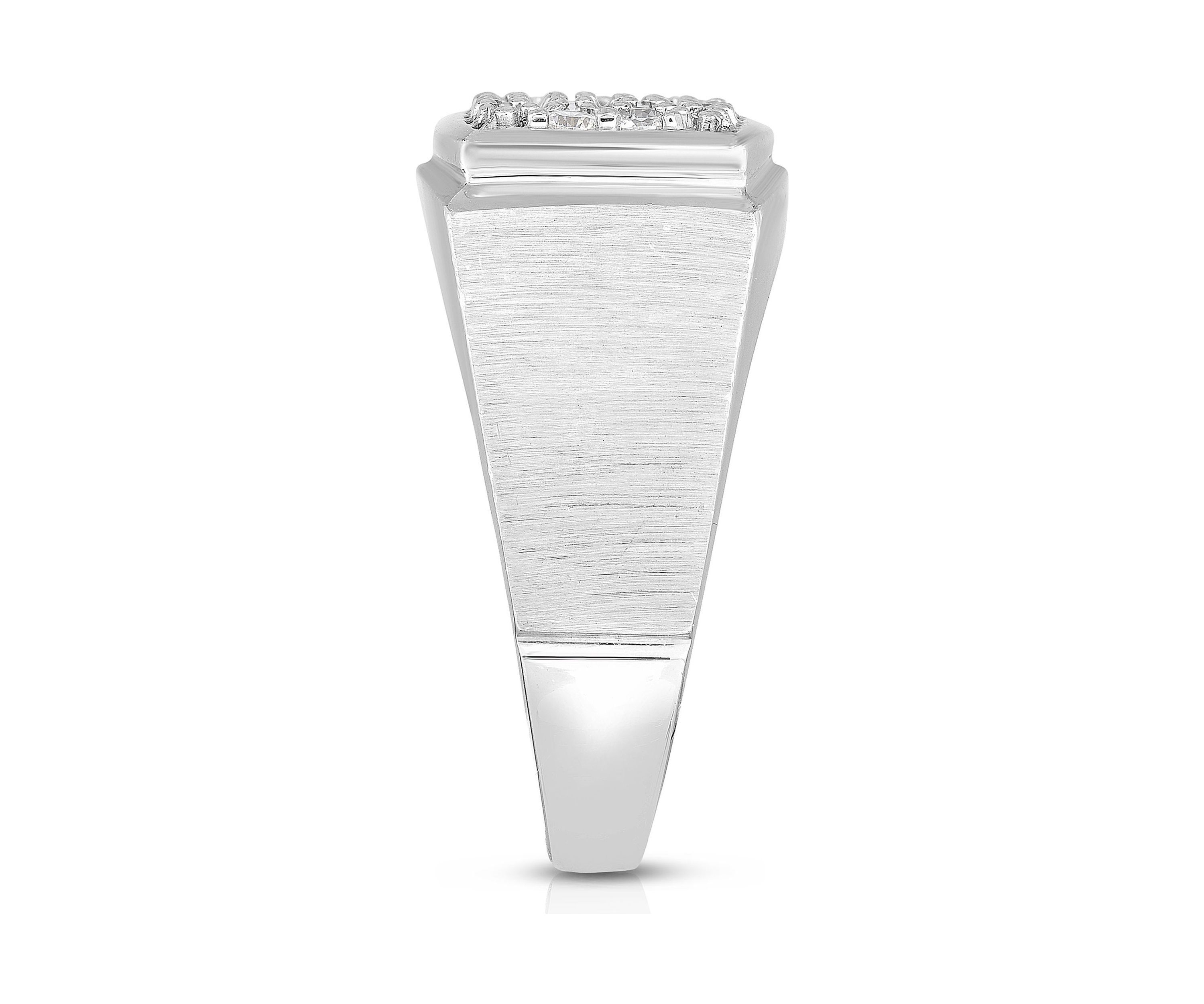 1 C.T.T.W Diamond 10K Gents Ring