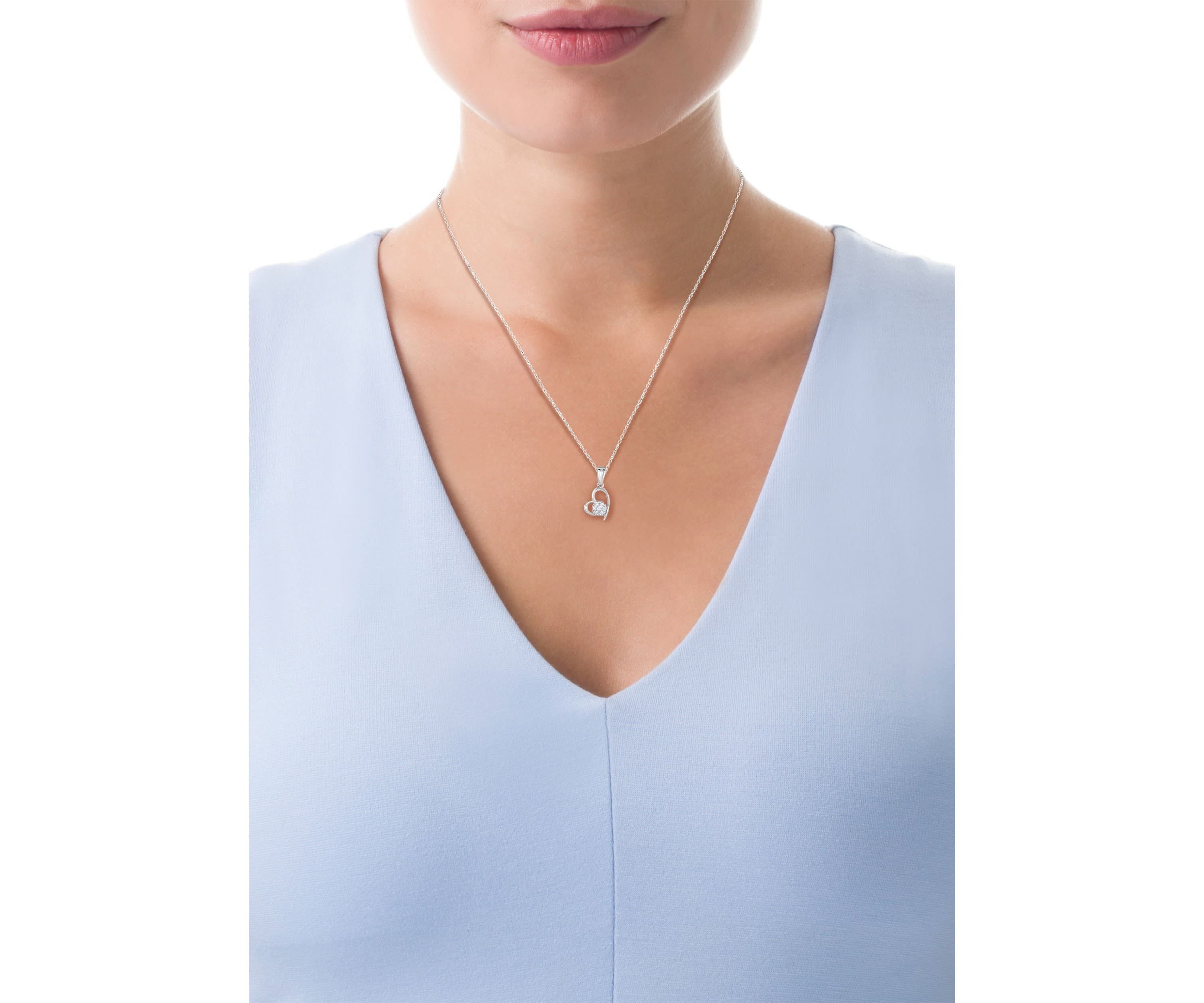 1/10CTW Diamond 14kt Gold White Pendant