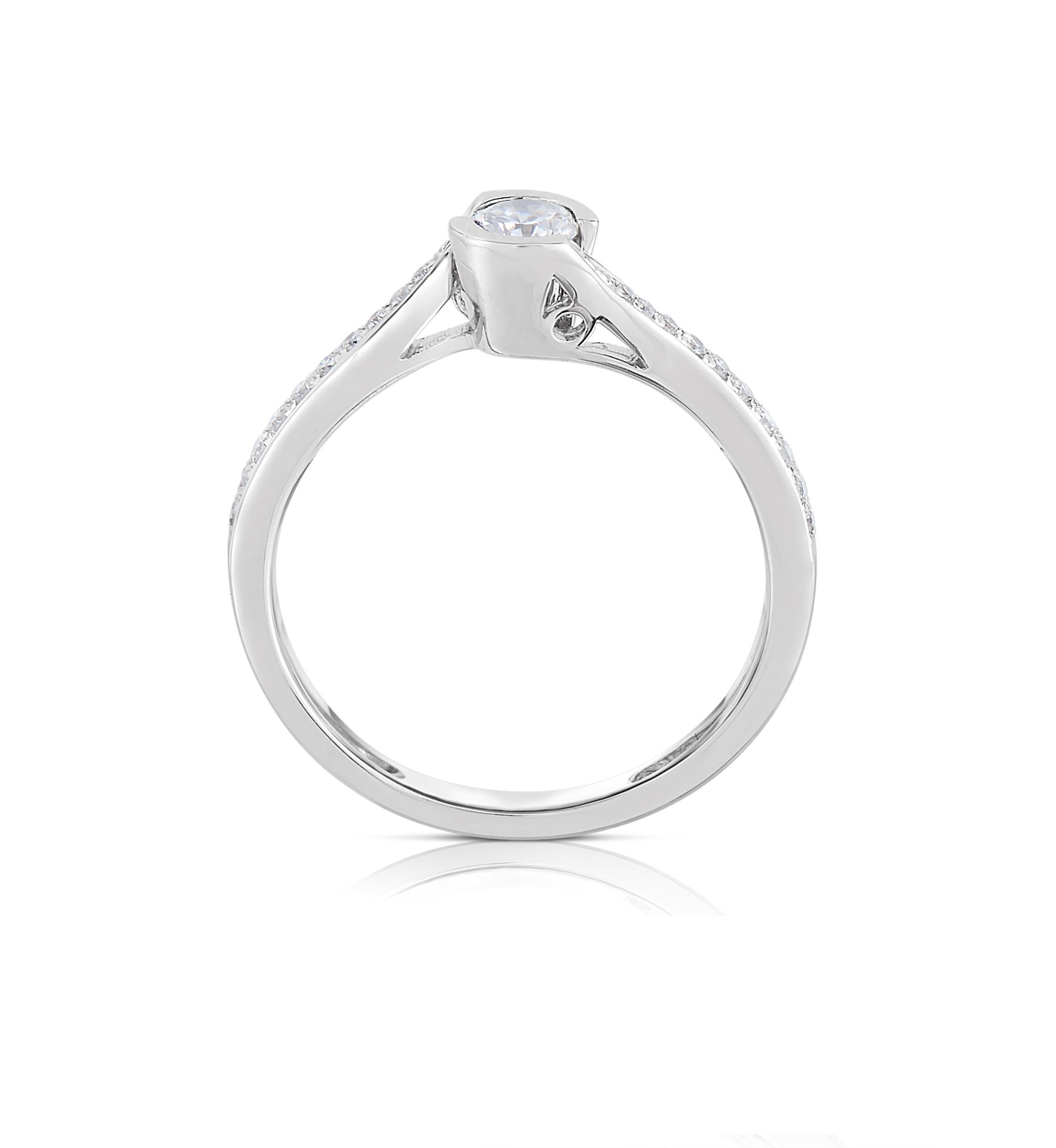 1/4 C.T.T.W Diamond 10Kt Gold Engagement Ring