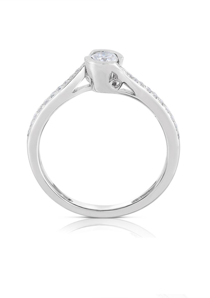 1/4 C.T.T.W Diamond 10Kt Gold Engagement Ring
