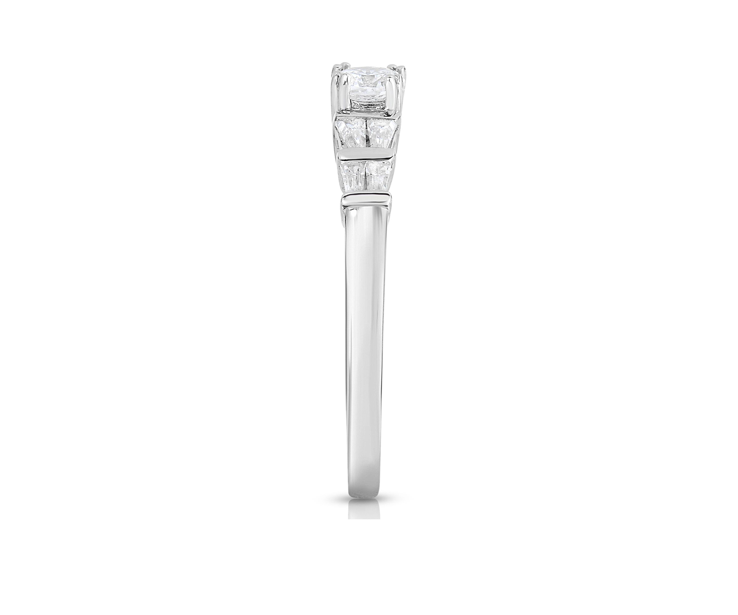 3/8 C.T.T.W Diamond 14Kt Gold Engagement Ring
