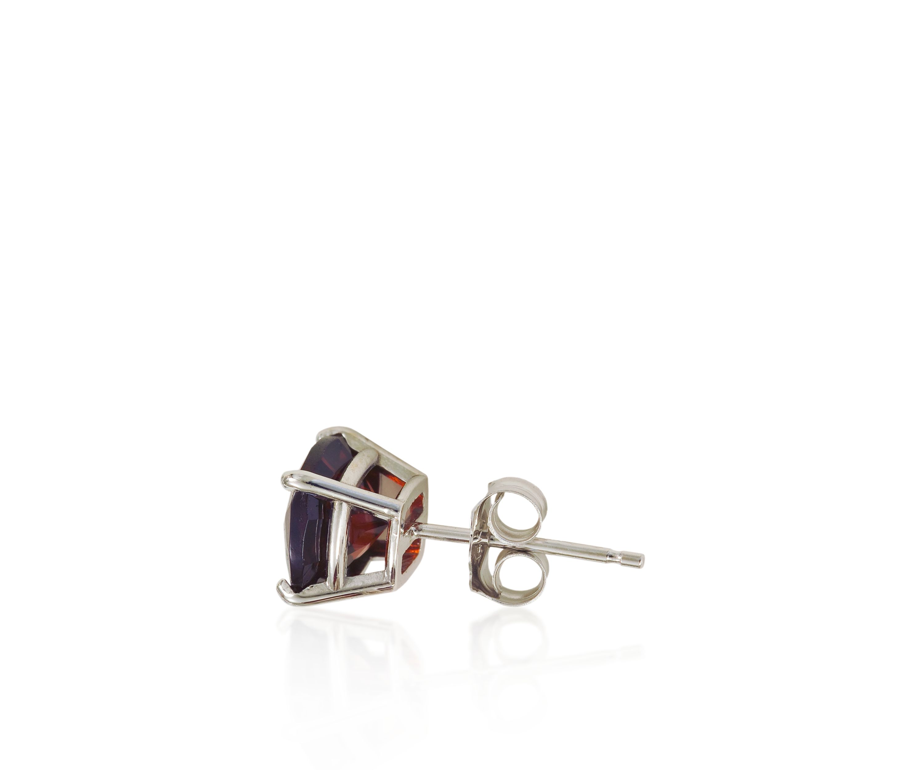 14k White Gold 6mm Garnet Stud Earrings