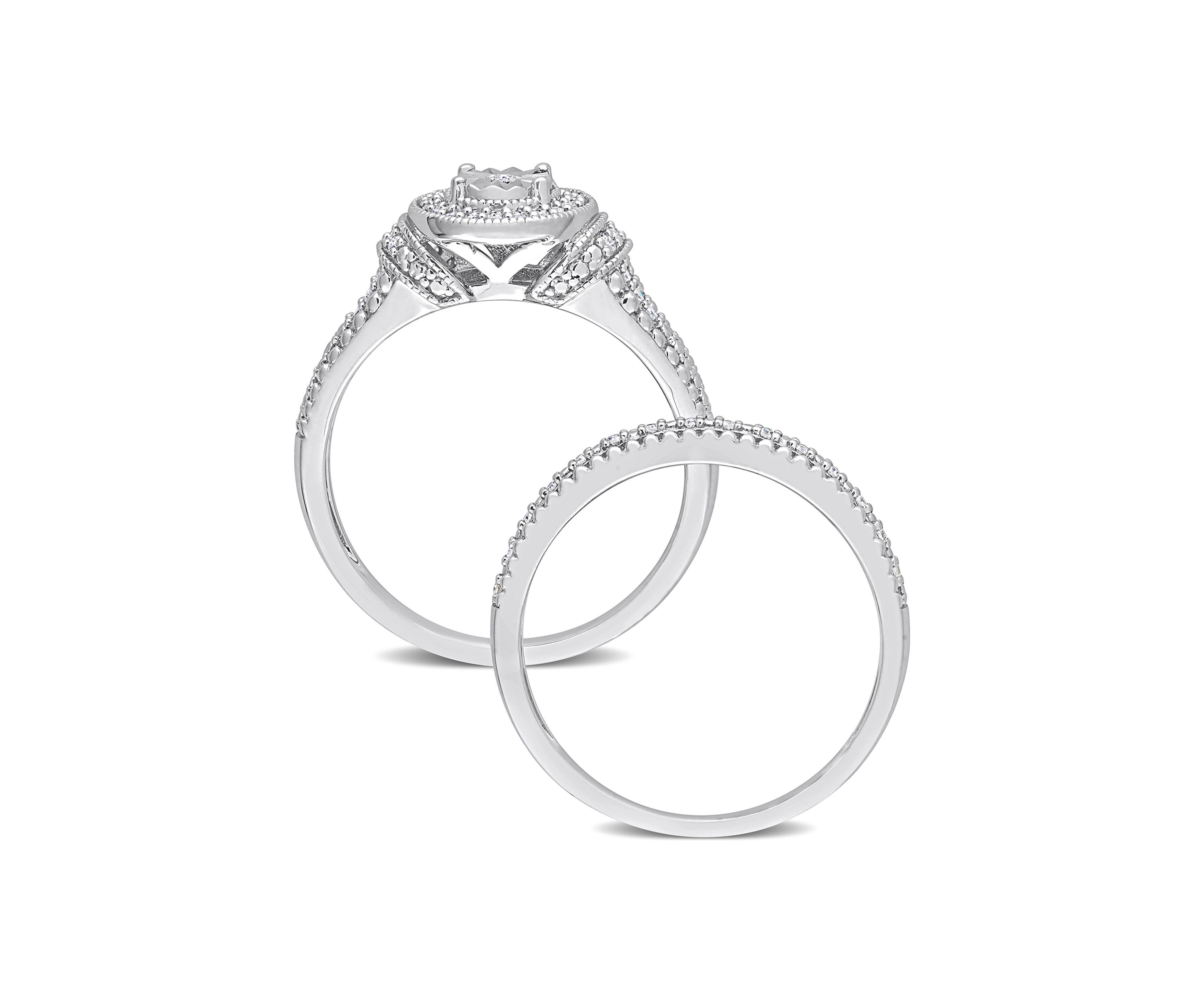 1/4 CT TW Diamond Oval Bridal Ring Set in Sterling Silver