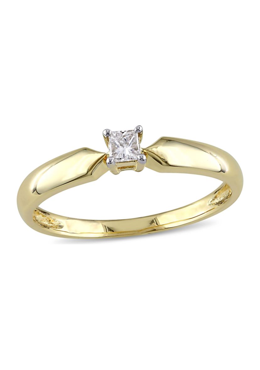 1/10 CT TW Princess Cut Diamond Solitaire Engagement Ring in 10k Yellow Gold