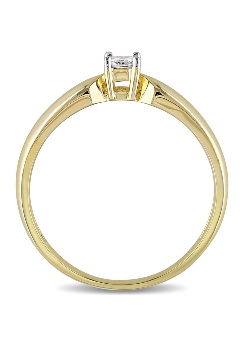1/10 CT TW Princess Cut Diamond Solitaire Engagement Ring in 10k Yellow Gold