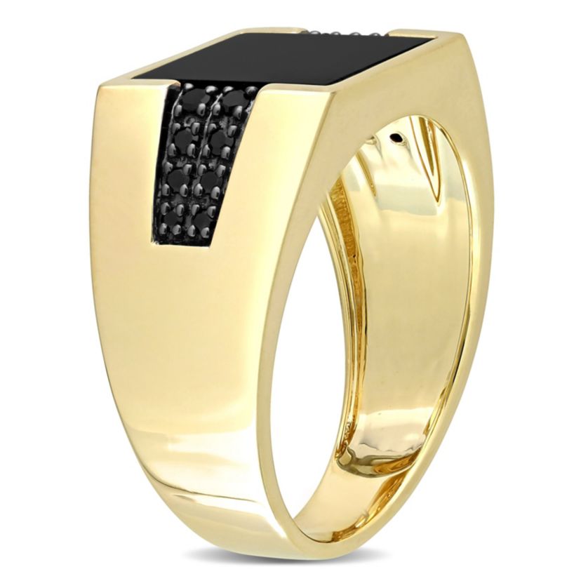 1/6 ct. t.w. Black Diamond and Black Onyx Mens Ring in 10K Yellow Gold