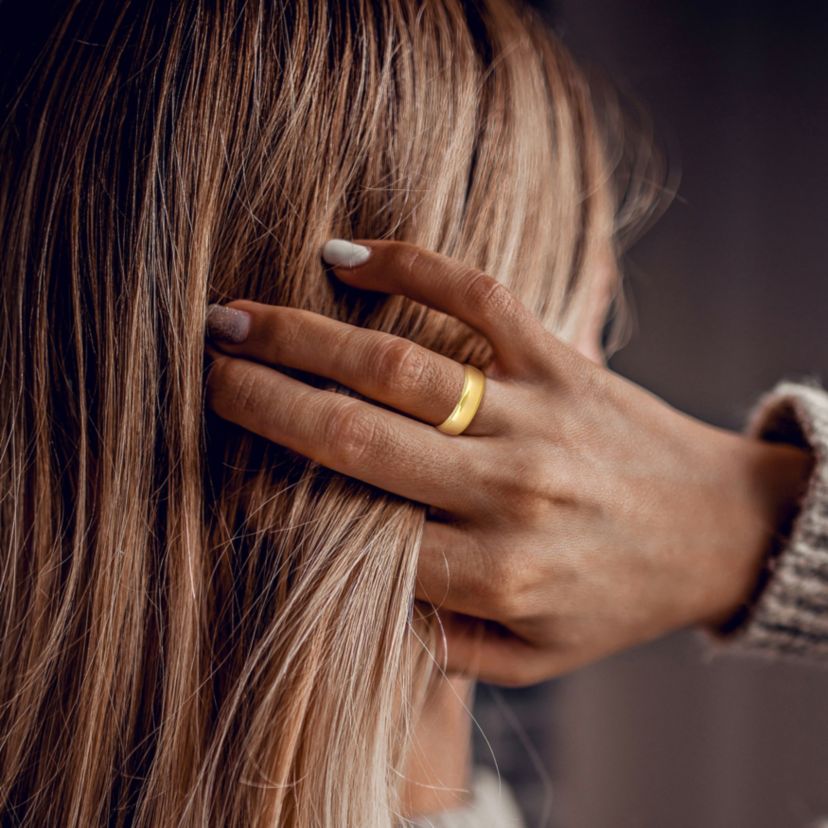 Milgrain Edge Ladies Wedding Band in 14K Yellow Gold