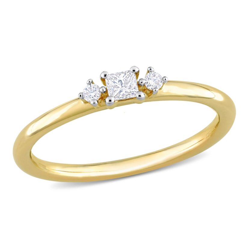 1/6 ct. t.w. Diamond 3-Stone Ring in 14K Yellow Gold