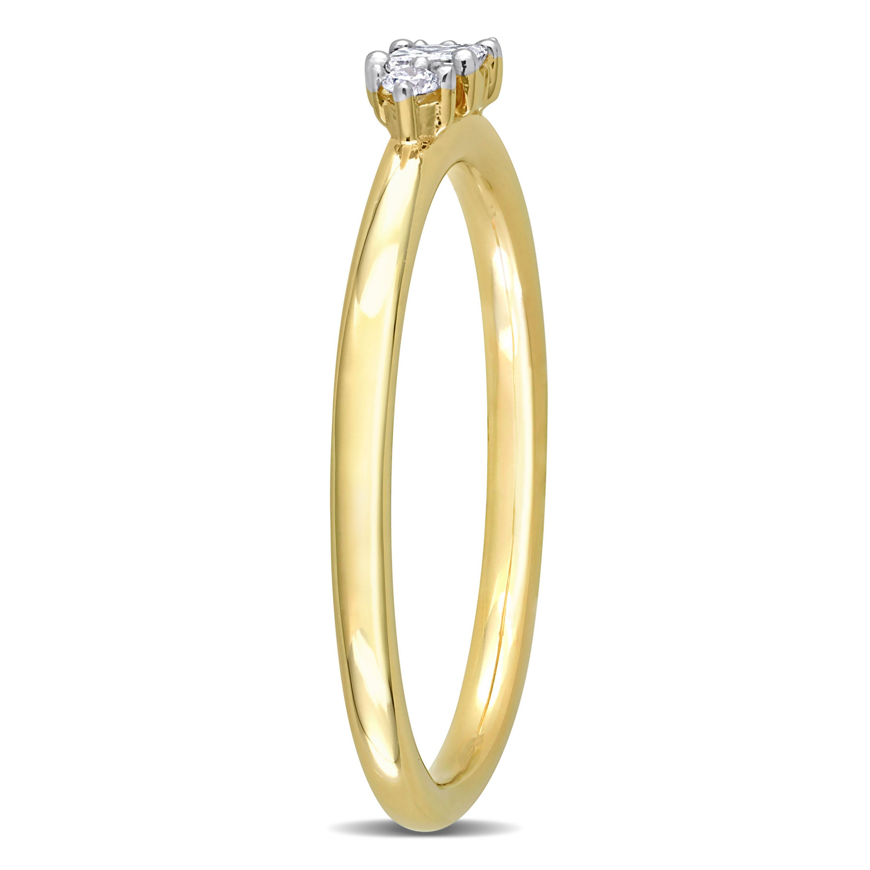 1/6 ct. t.w. Diamond 3-Stone Ring in 14K Yellow Gold