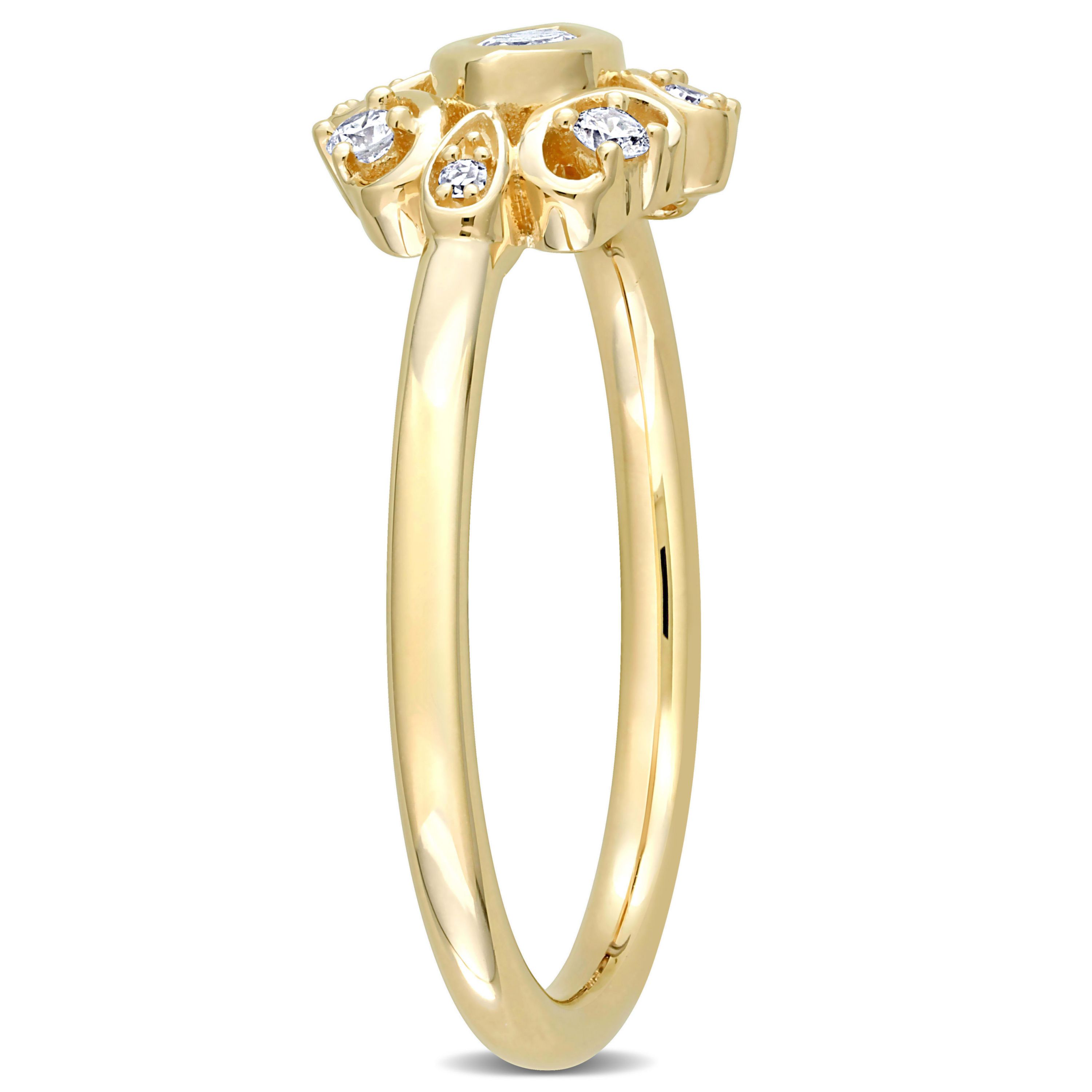 1/4 ct. t.w. Diamond Cluster Ring in 14K Yellow Gold