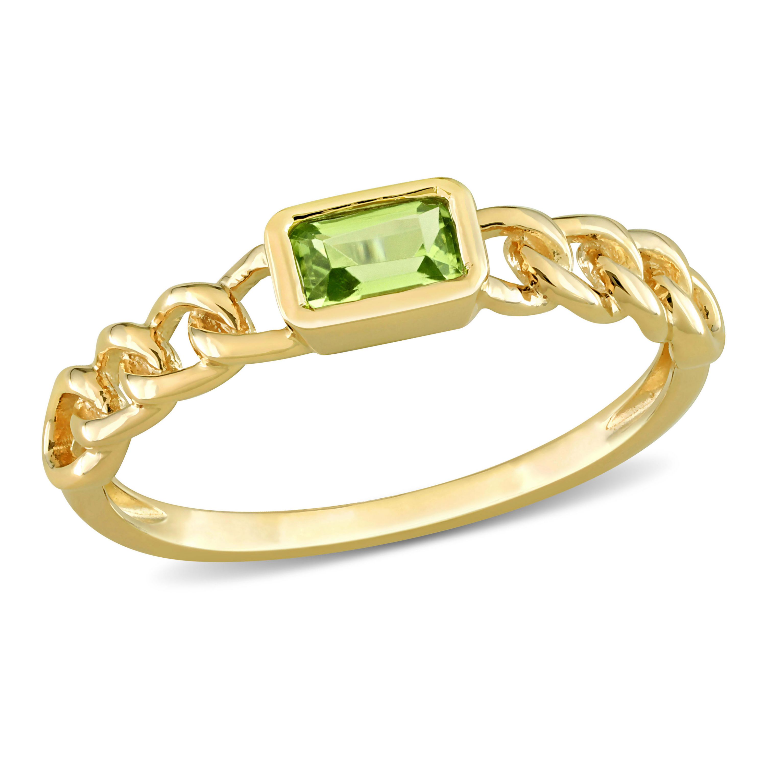 Peridot Interlocking Design Ring in 14K Yellow Gold