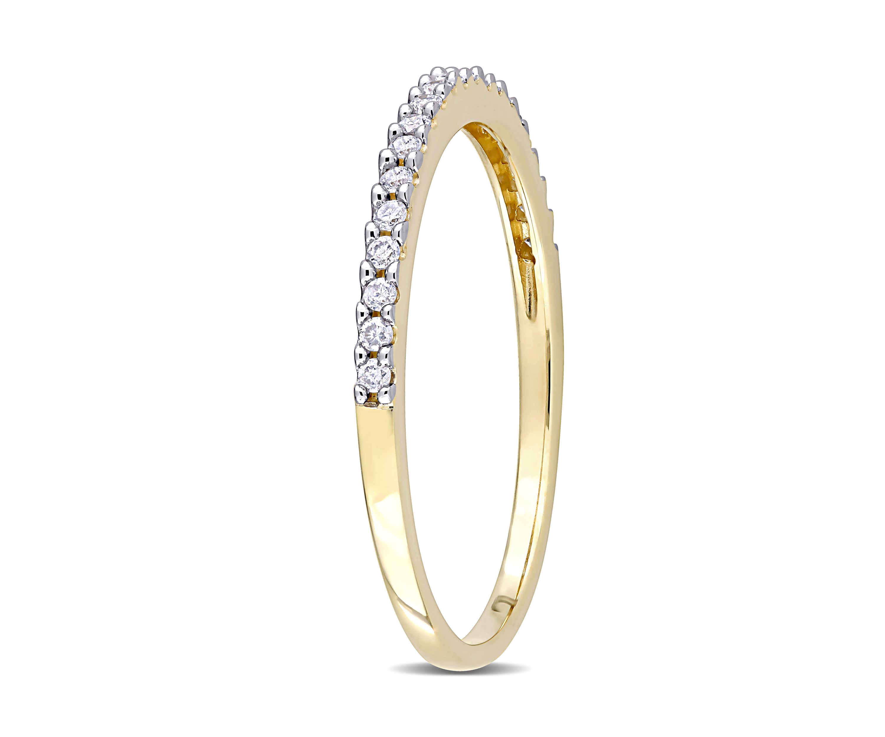 1/5 ct. t.w. Diamond Anniversary Band in 10K Yellow Gold