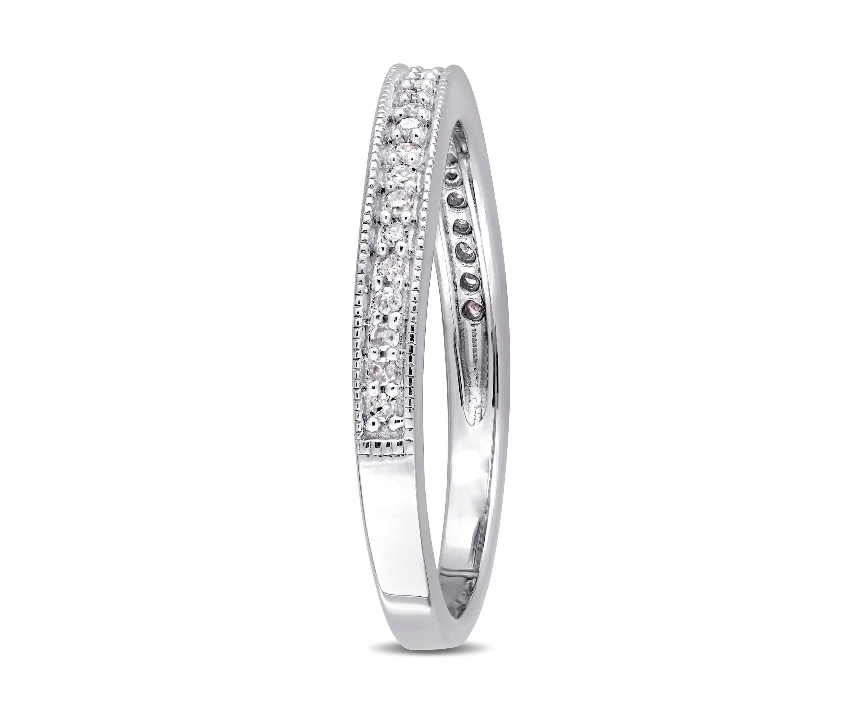 1/8 ct. t.w. Diamond Wedding Band in Sterling Silver