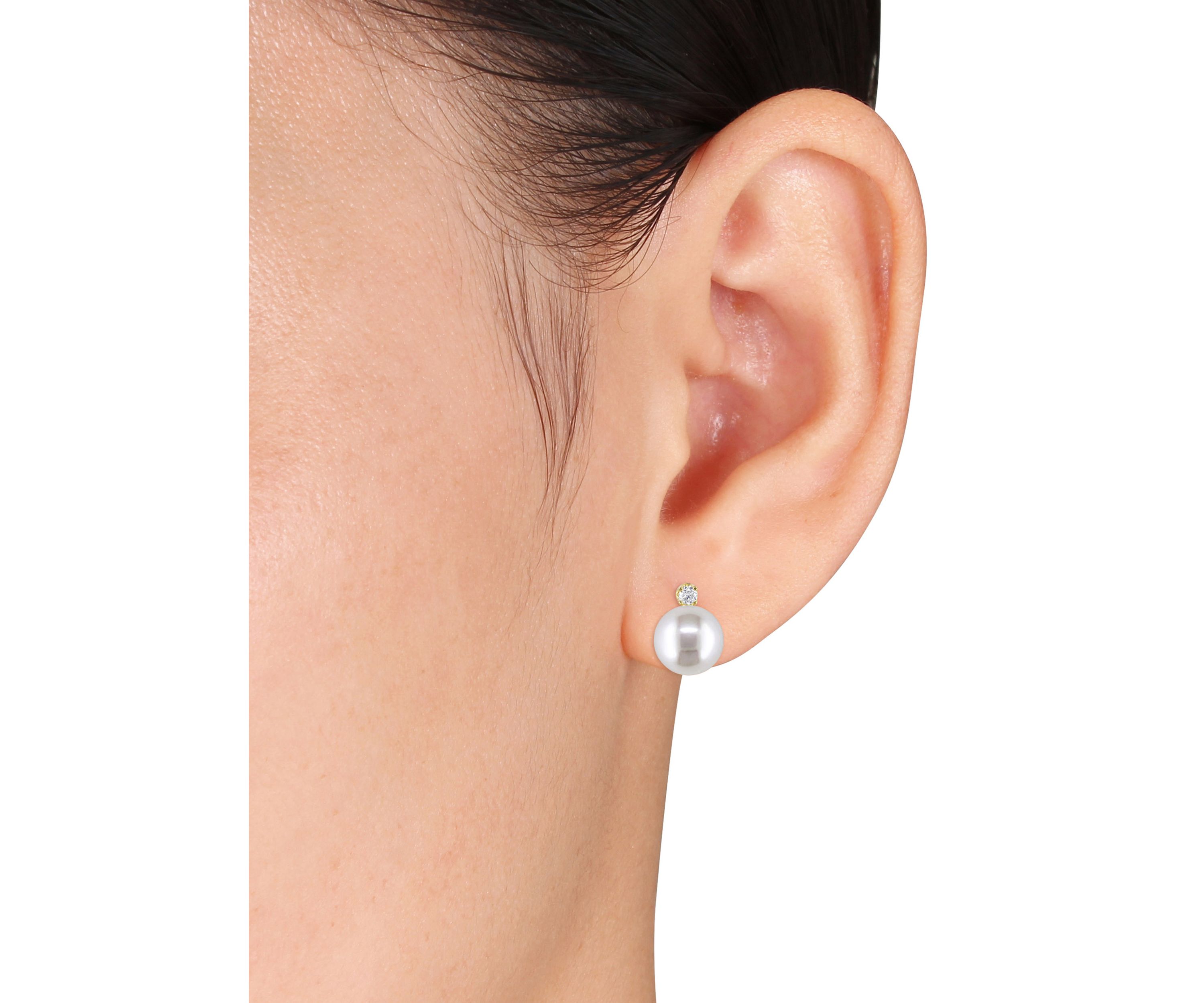 8-9 Millimeter Cultured Freshwater Pearl and 1/10 ct. t.w. Diamond Stud Earrings in 14k Yellow Gold