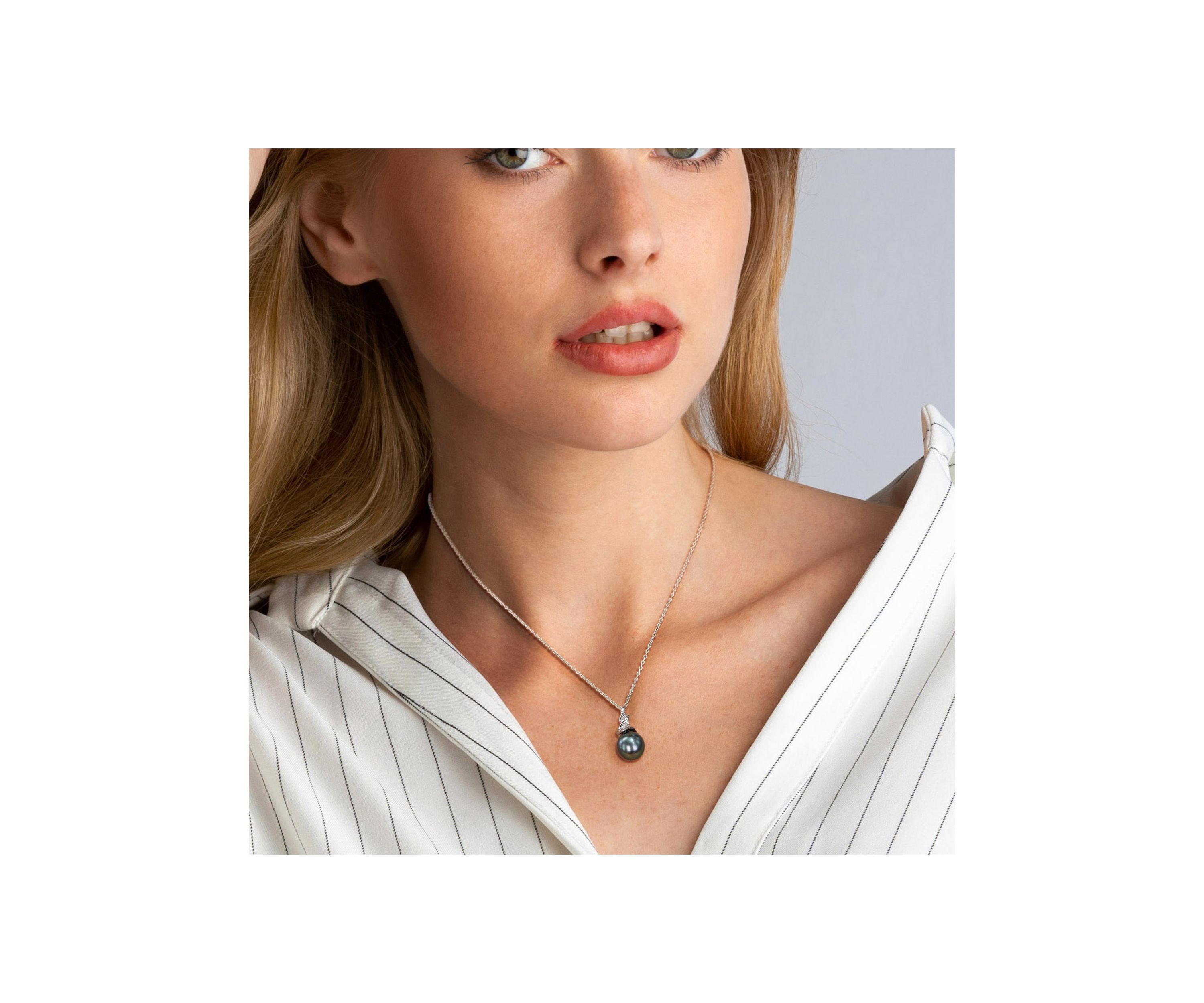 9.5 Millimeter Tahitian Cultured Pearl and 1/10 ct. t.w. Diamond Twist Necklace in Sterling Silver