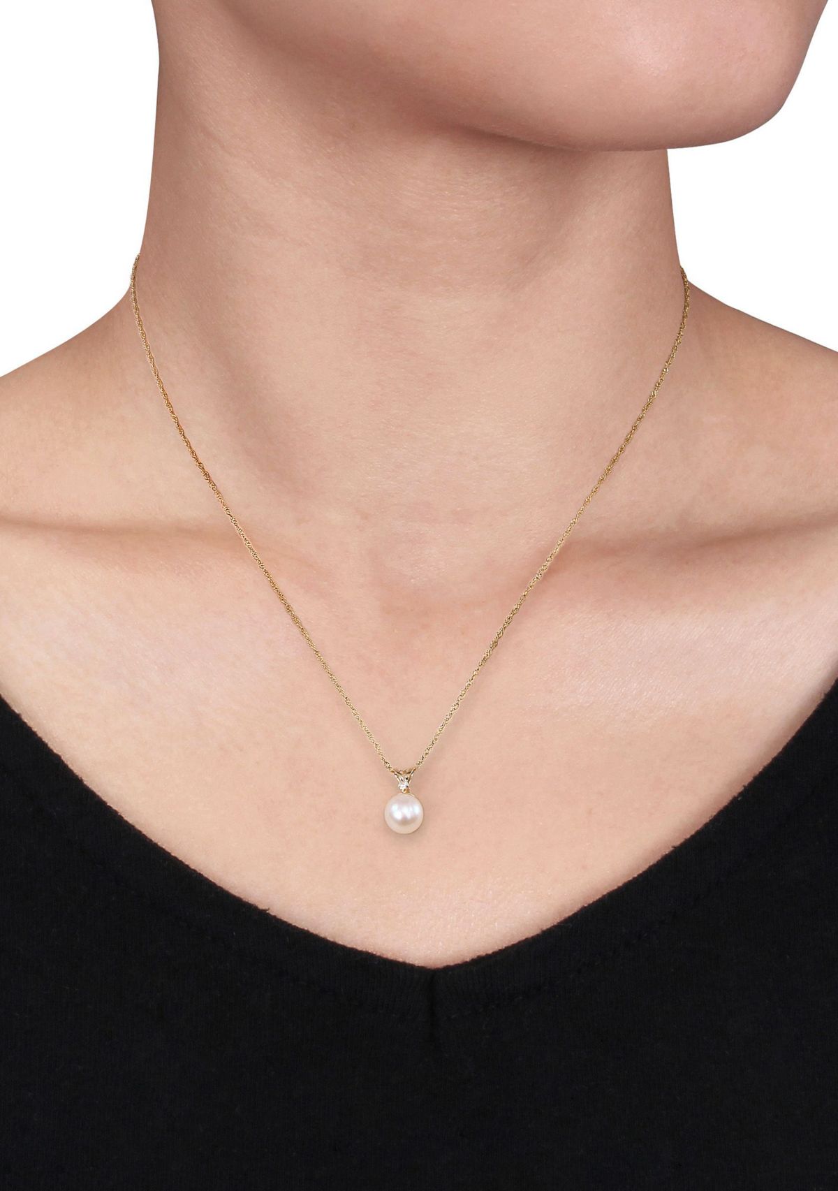 7-7.5MM Cultured Pearl and Diamond Accent Solitaire Necklace in 14k Yellow Gold