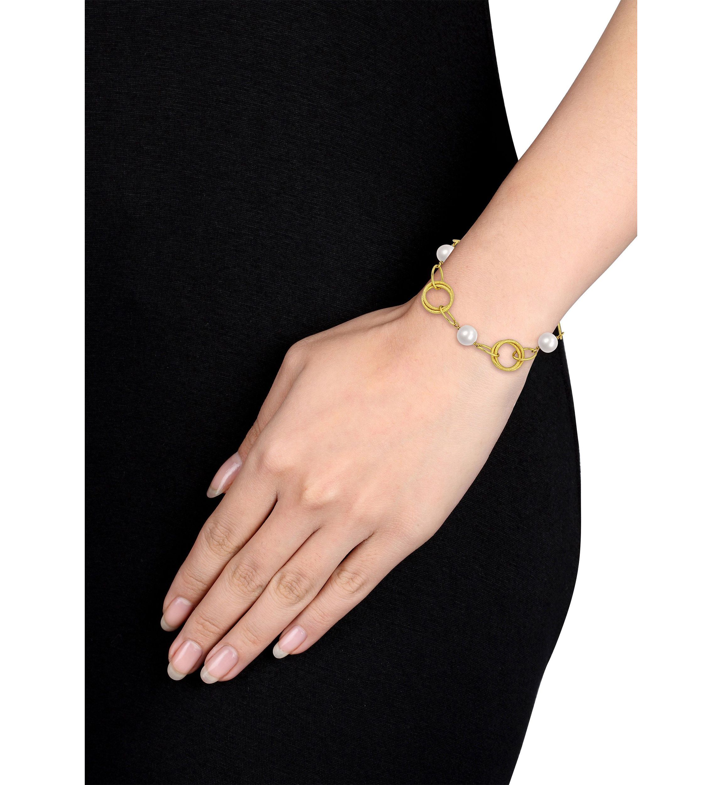 9-10mm Freshwater Cultured Pearl and Circle Rings Station Necklace in 18k Yellow Gold Plated Sterling Silver