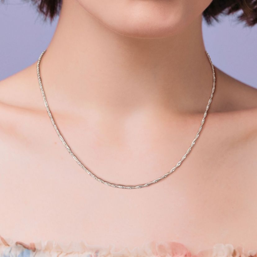 Singapore Chain Necklace in Platinum