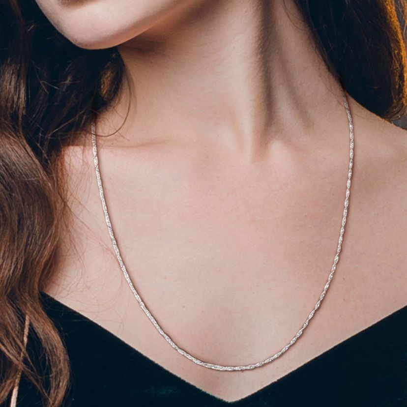 Singapore Chain Necklace in Platinum