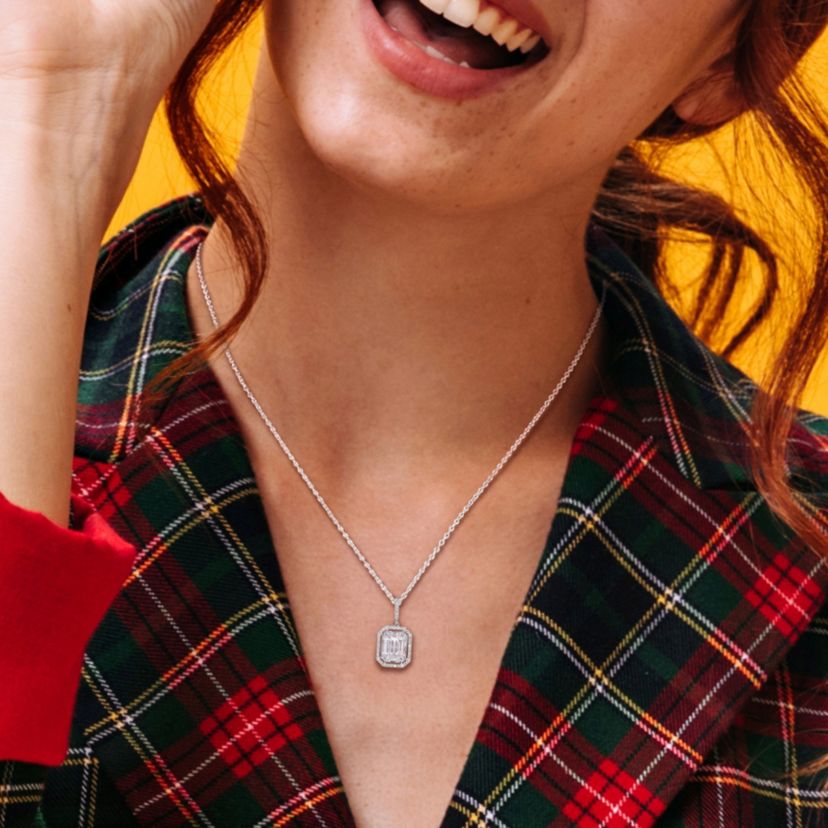 4/5 ct. t.w. Diamond Halo Necklace with Chain in 14K White Gold