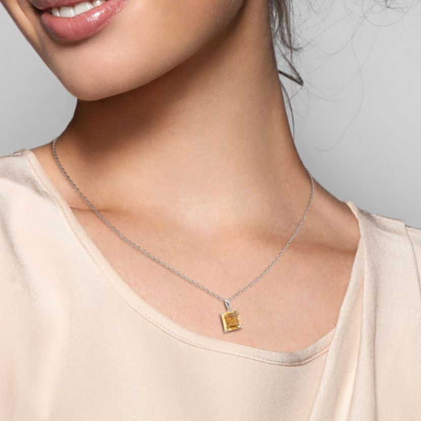 Citrine Solitaire Design Pendant with Chain in Sterling Silver