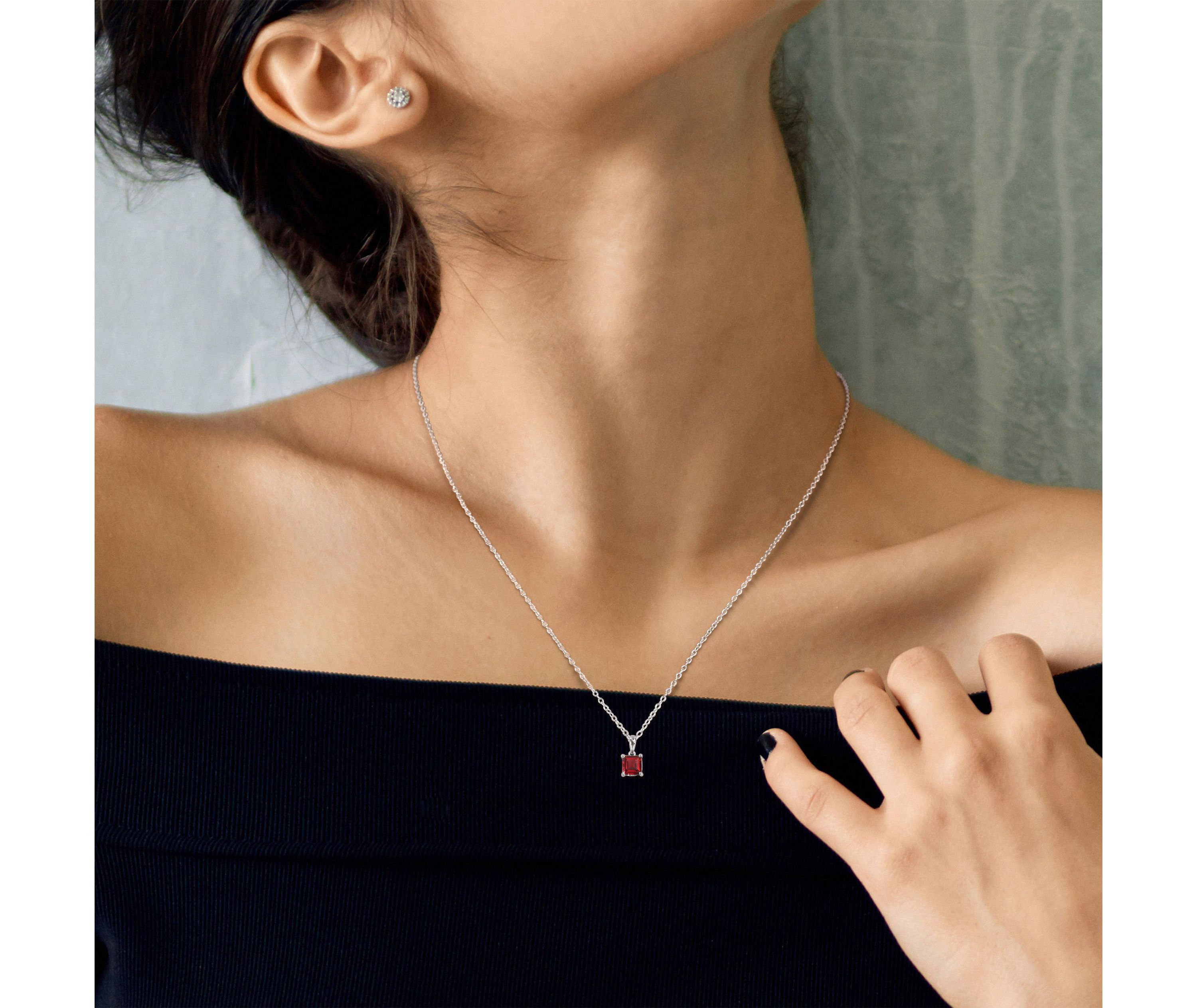 Garnet Solitaire Design Pendant with Chain in Sterling Silver
