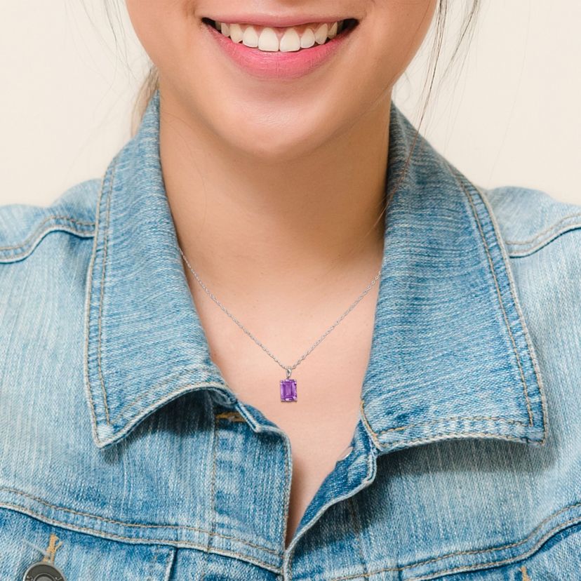 Amethyst Solitaire Design Pendant with Chain in Sterling Silver