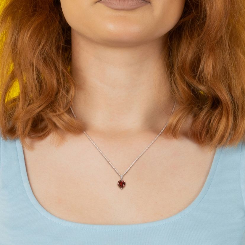 Garnet Solitaire Design Pendant with Chain in Sterling Silver